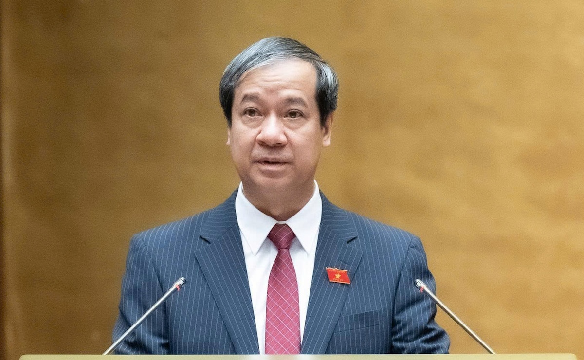 政府回应提议解释副教授为教授邻近职称