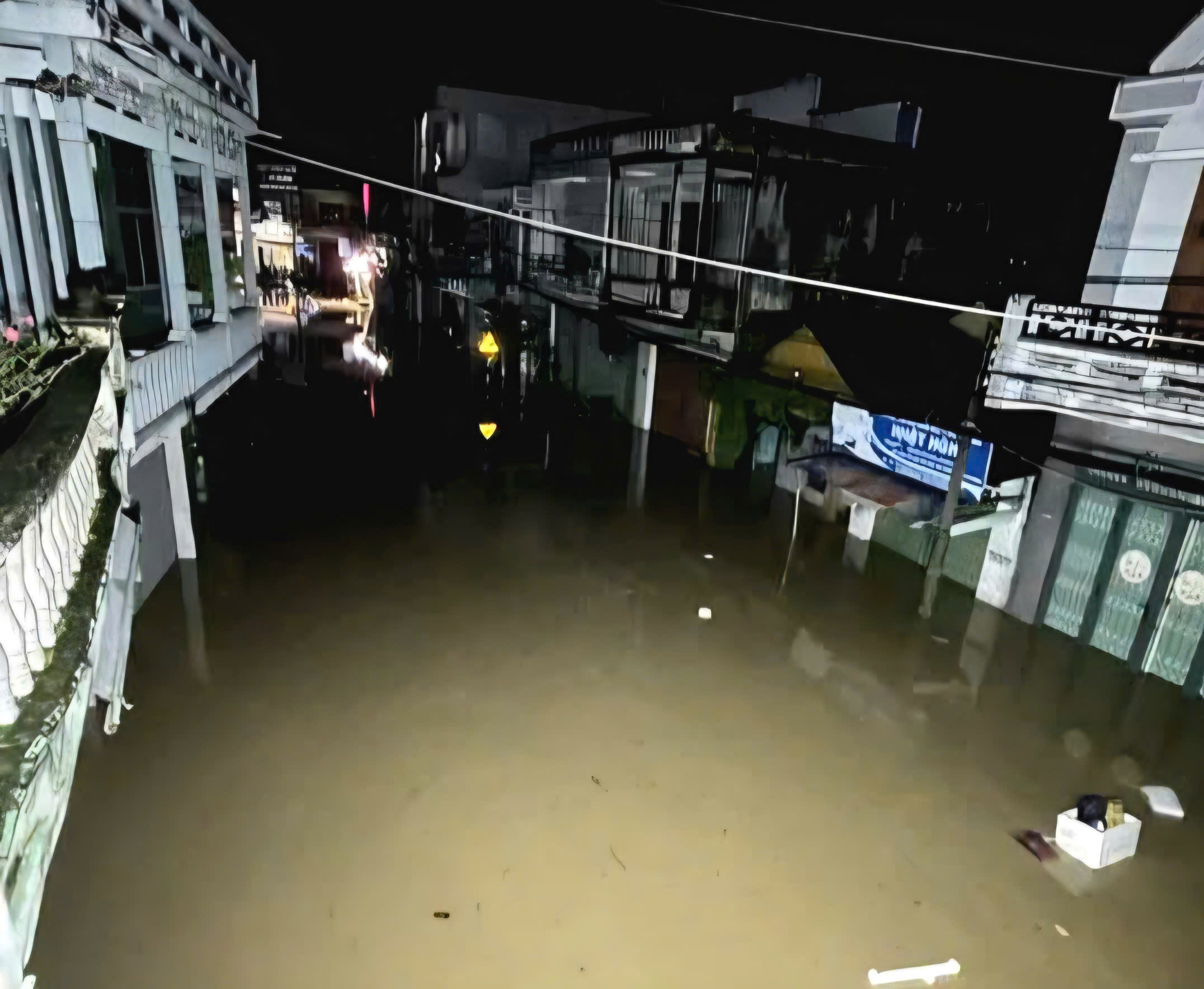 台风Kalmaegi在多地造成严重损失