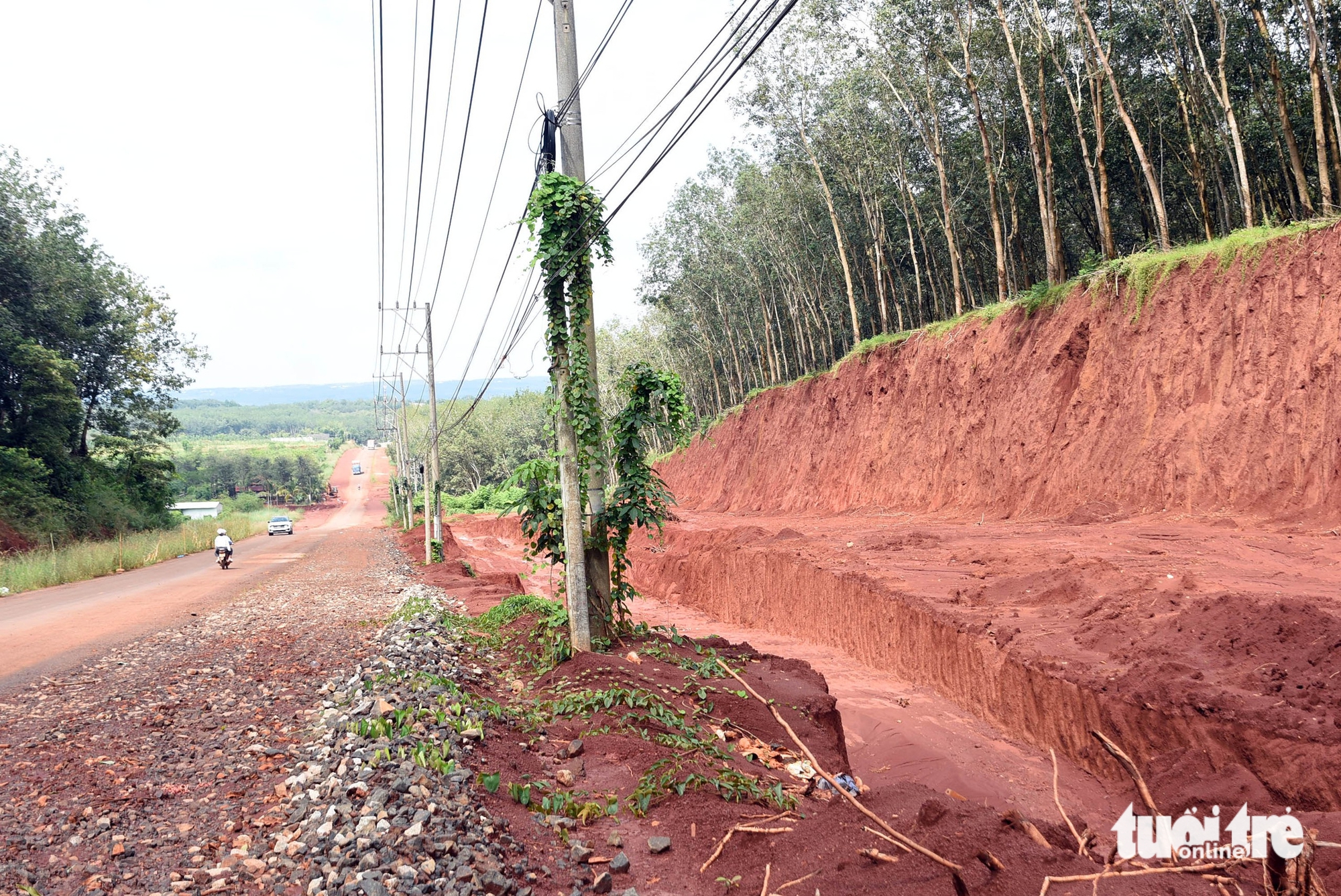 民众抱怨马达桥连接道路升级扩建项目施工缓慢，多起事故发生