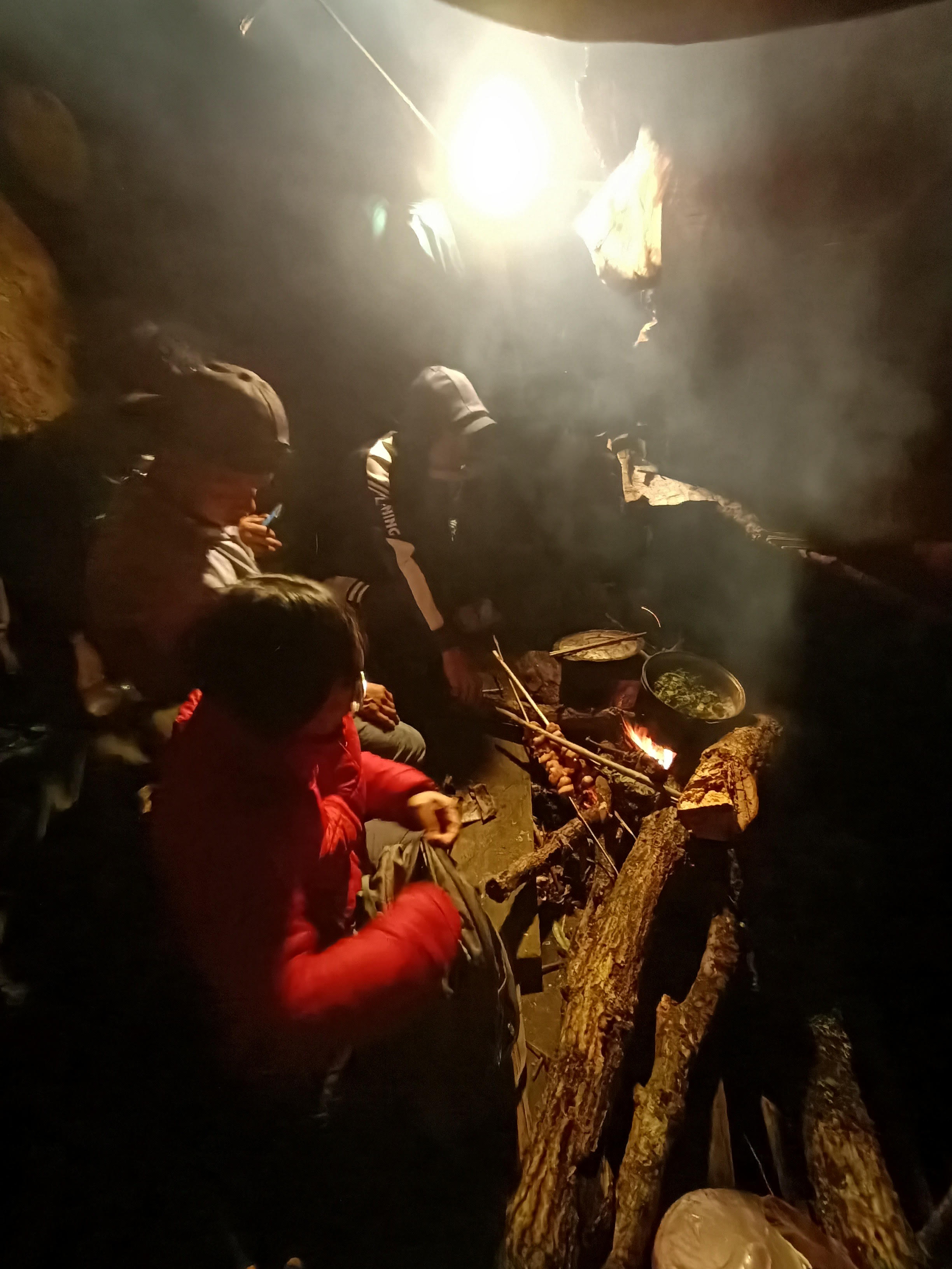 开通征服Pù Luông峰线路，吸引喜爱冒险旅游的游客来到Thanh地区