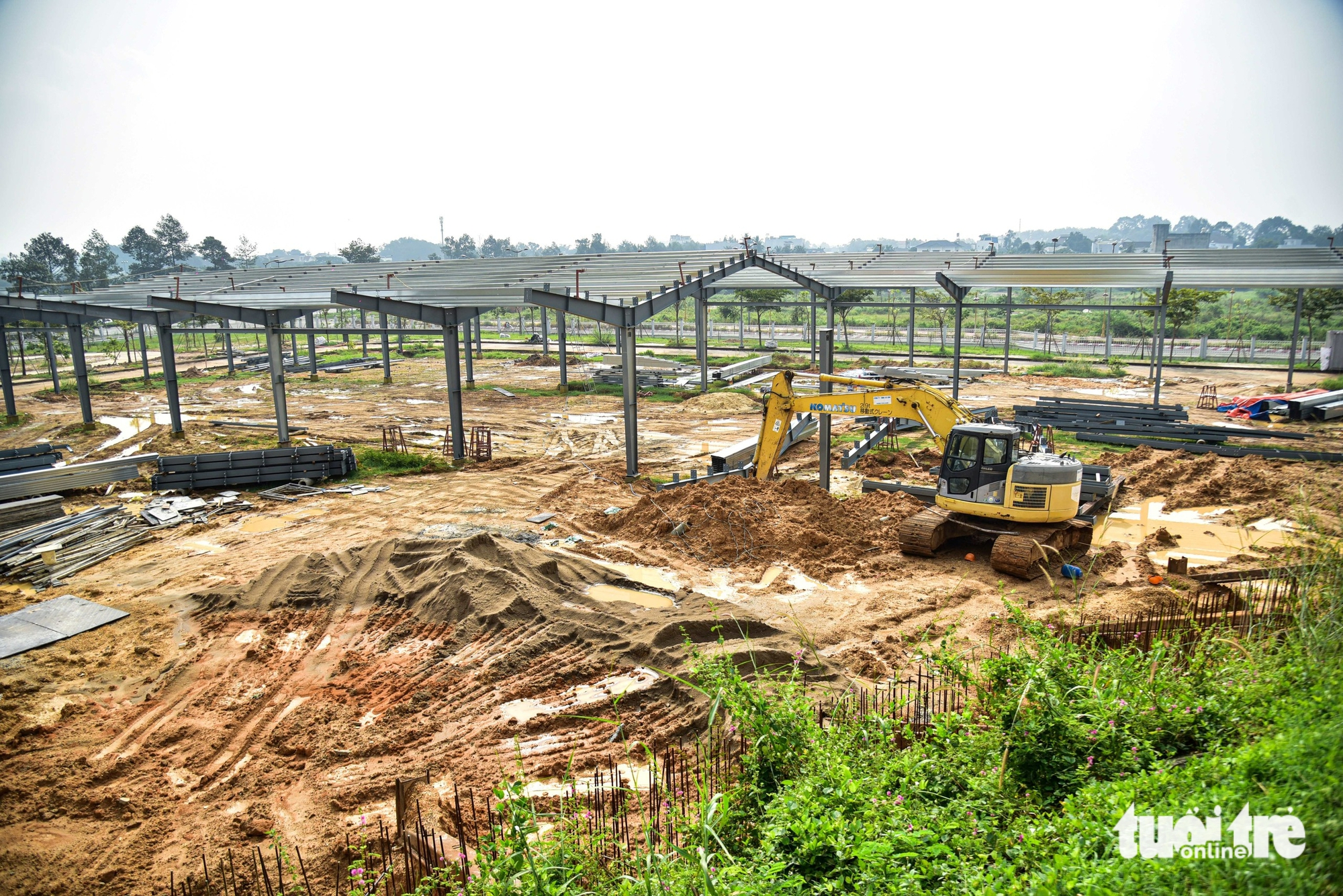 胡志明市4500亿越盾医院开工10年后现状：施工'应付了事'，杂草丛生