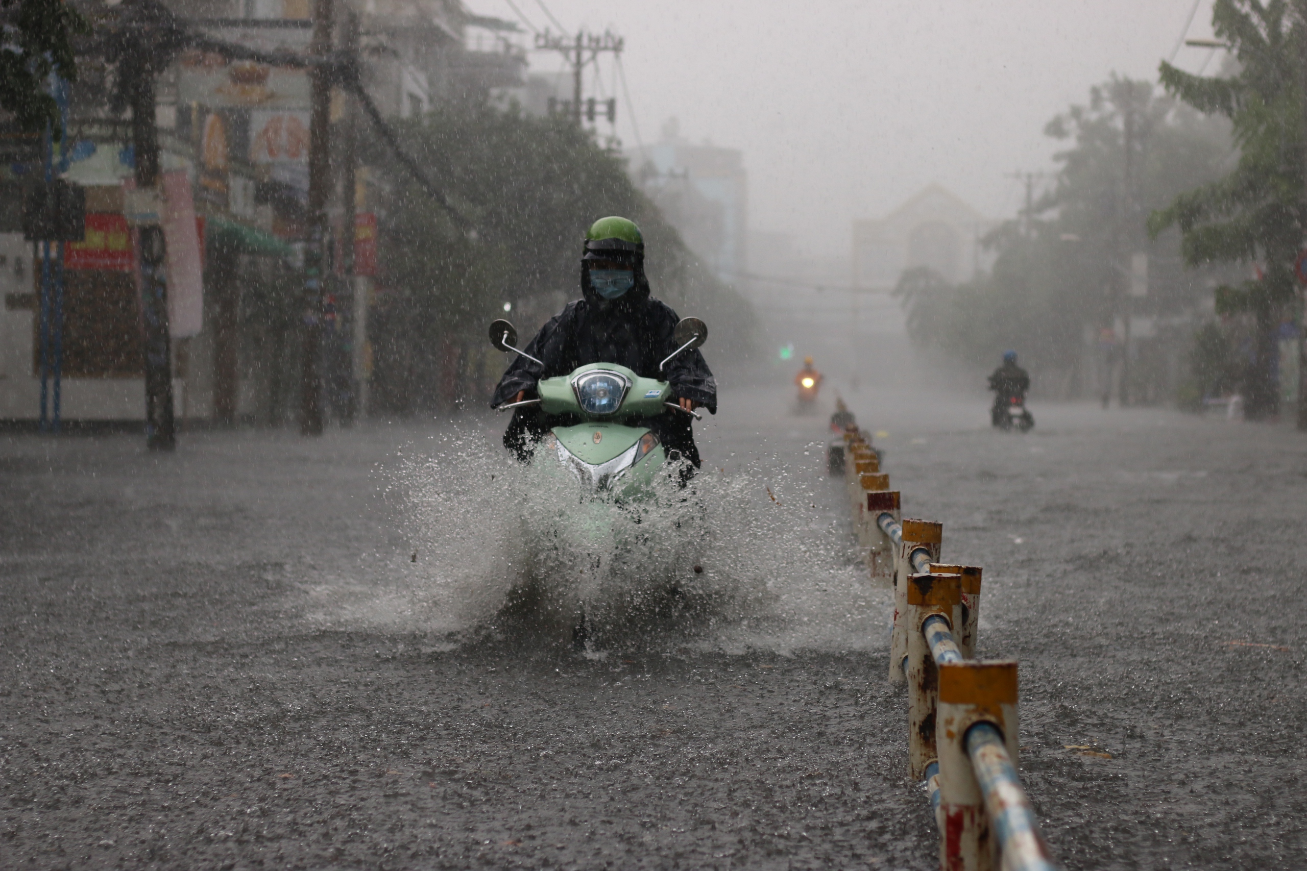 今天9月15日天气：全国有雨，北部和南部有大雨