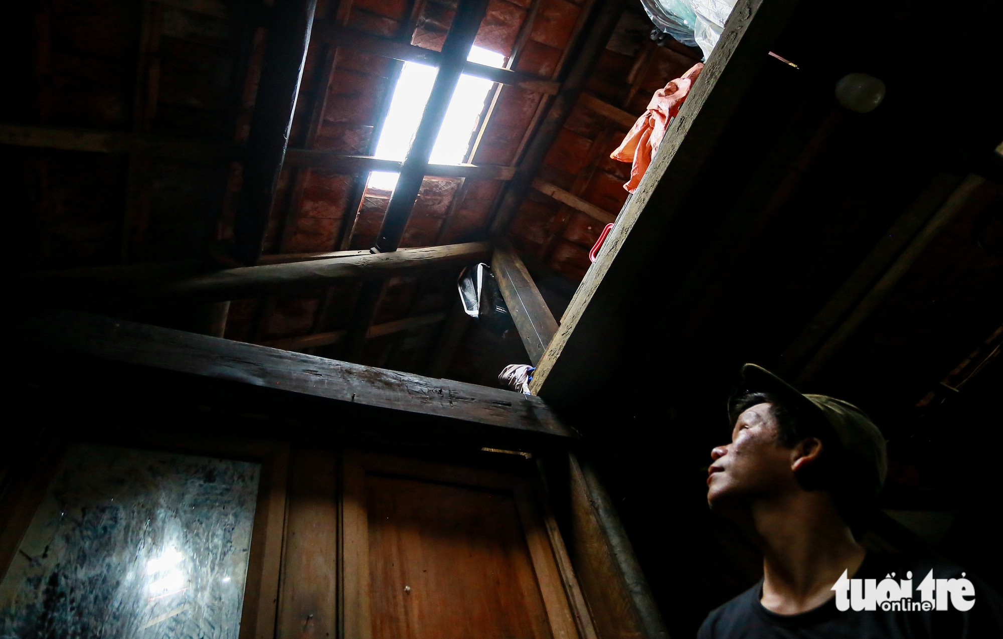 洪水逐渐退去，给富安旧洪区留下满目疮痍的景象