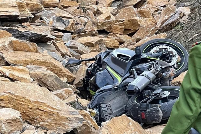 Thung Khe 山口发生山体滑坡，3人被掩埋