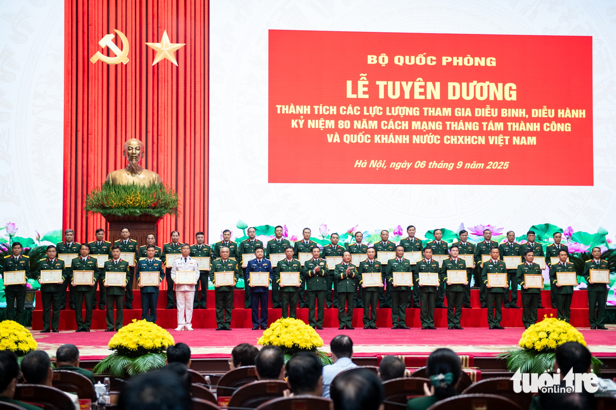阅兵仪式是越南民族不朽力量的辉煌证明