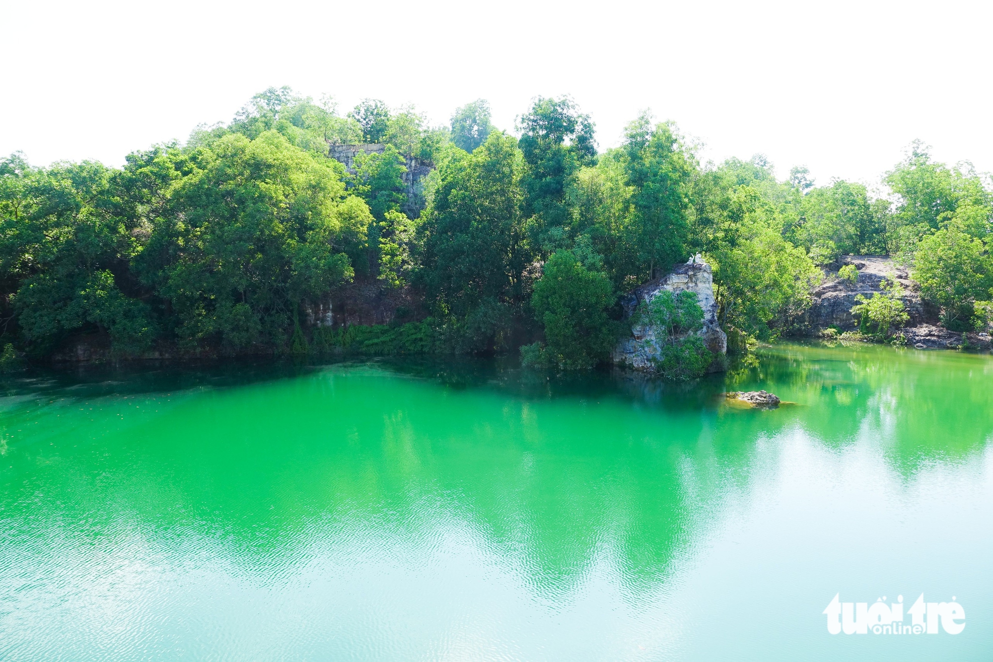 安江省的湖泊既储水灌溉又开发旅游