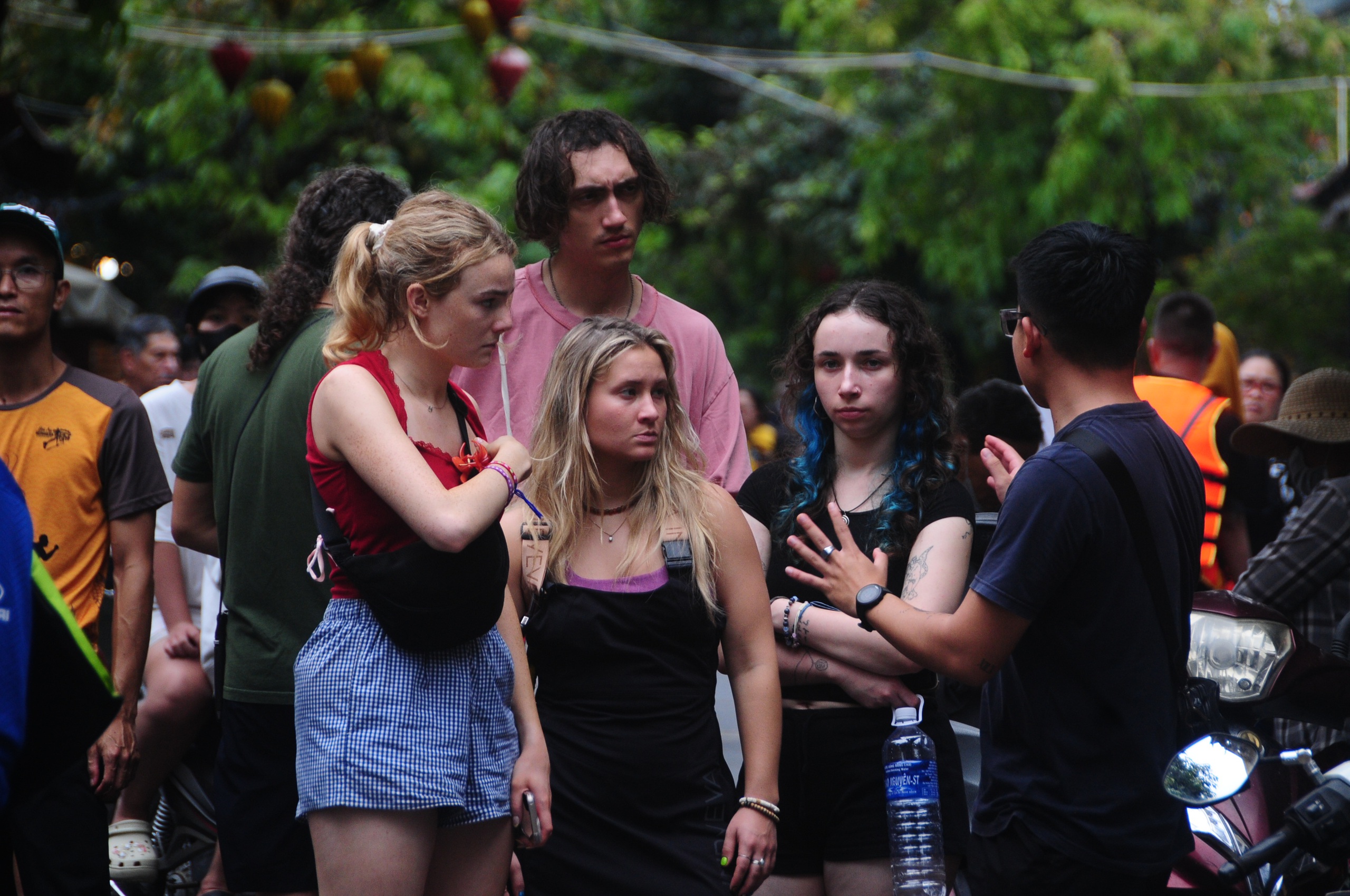 外国人在会安的历史洪水体验之旅