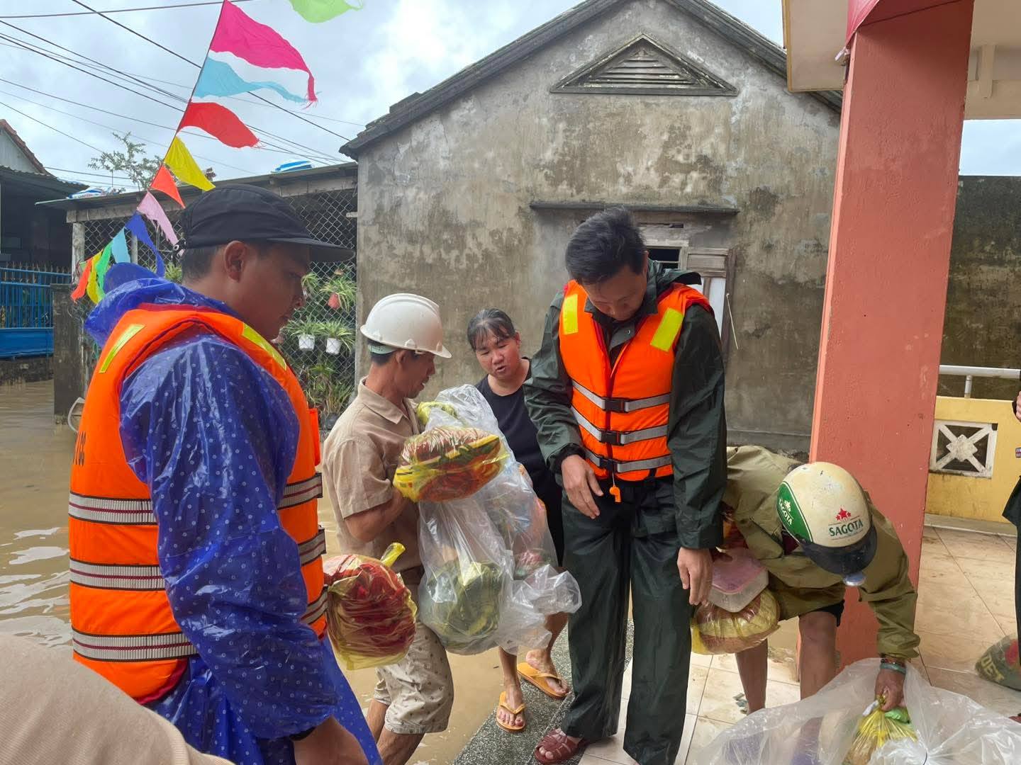 第五军区增派部队前往达乐省、嘉莱省援助民众
