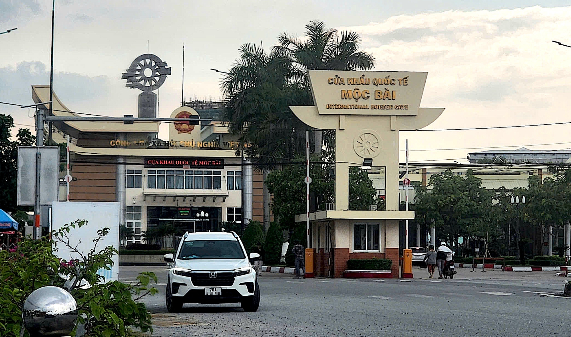 总理：西宁优先考虑连接隆安-新宁的路线和通往口岸的路线