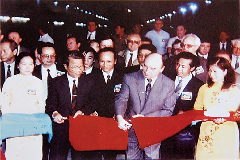 前国家主席陈德良 - 为国家革新与发展事业做出重要贡献的领导人