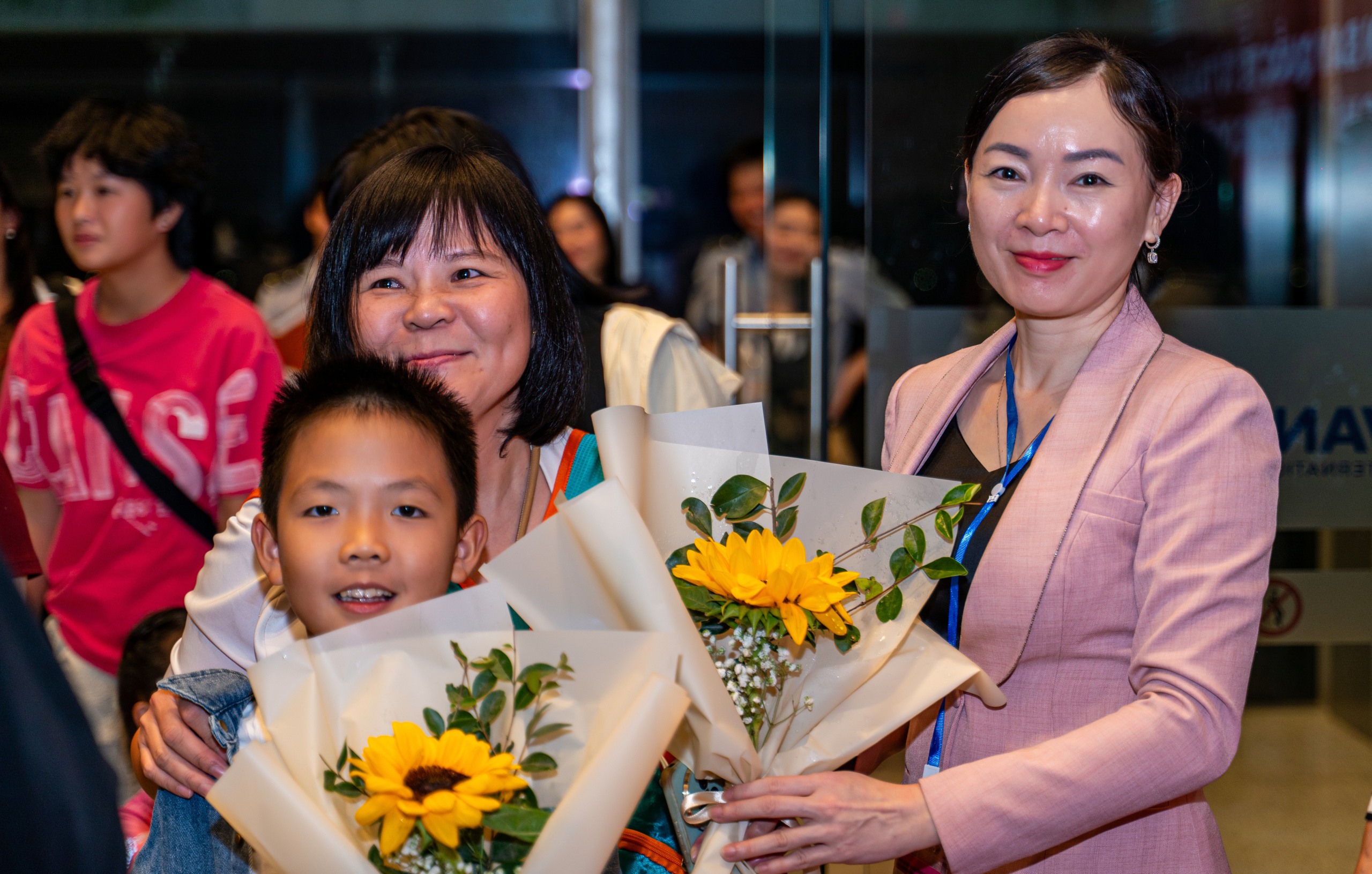 云屯-深圳包机航线启动，广宁吸引中国游客