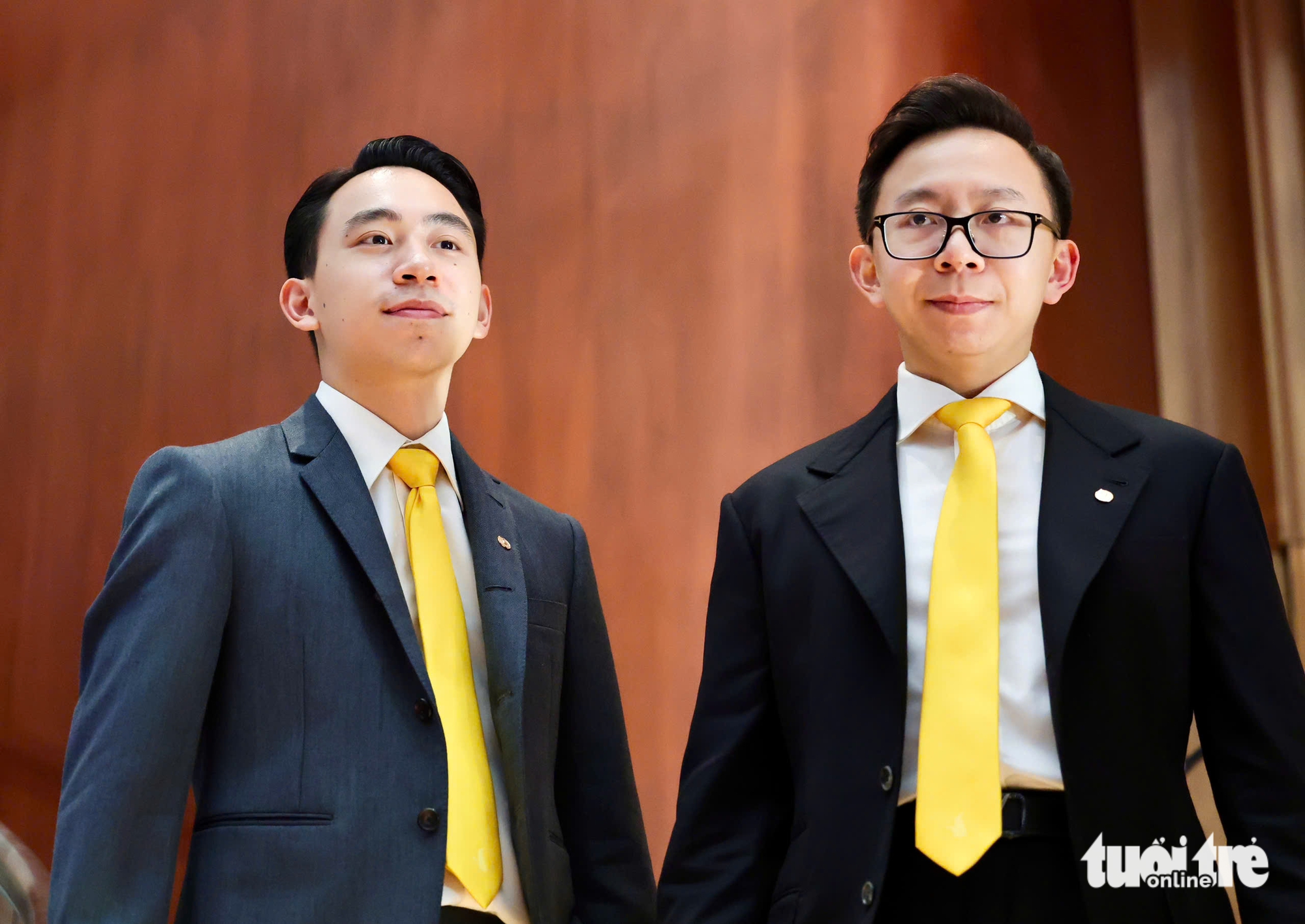 亿万富翁范日旺与两个儿子及贵宾团出席VinFuture颁奖典礼之夜