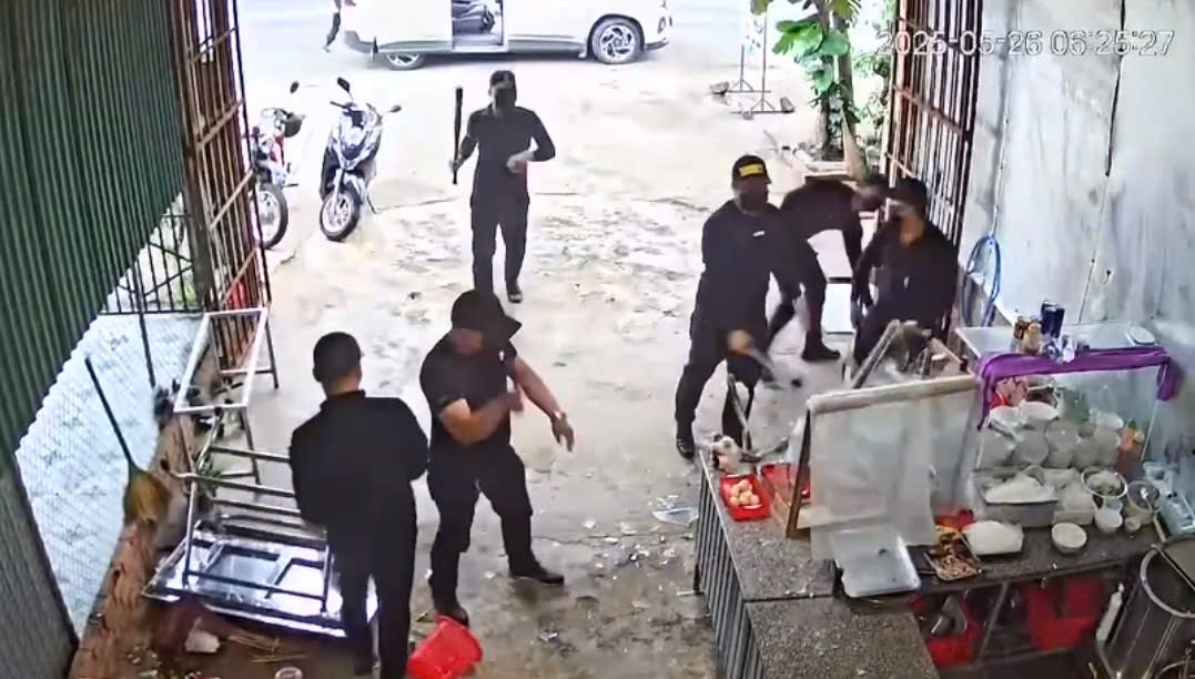 7名蒙面人砸毁米粉店事件：攻击债务人家属施压