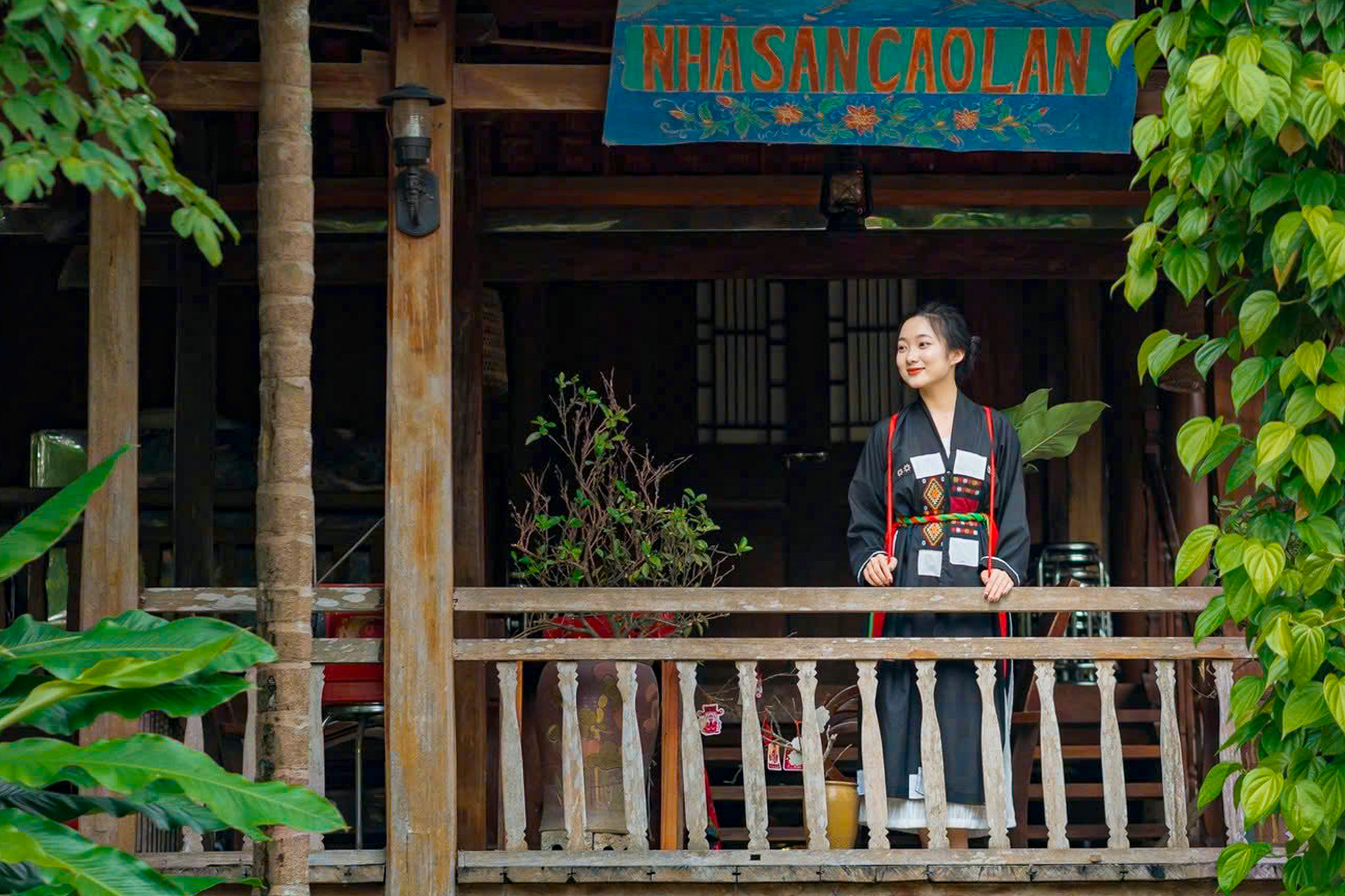 借绿色茶山与竹林吸引游客