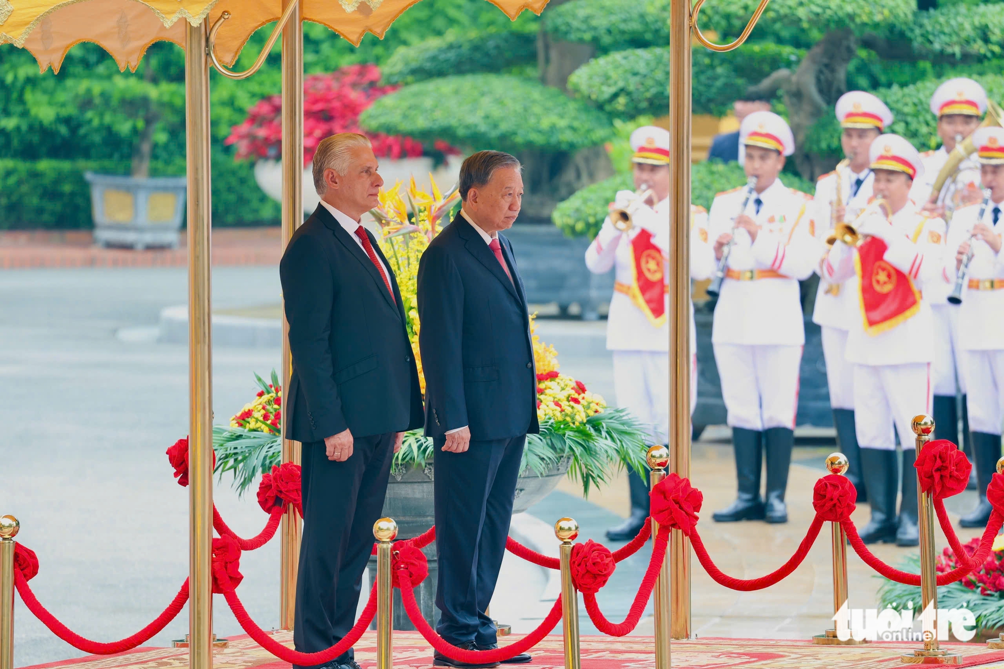 总书记苏林主持迎接古巴第一书记、国家主席米格尔·迪亚斯-卡内尔·贝穆德斯的仪式