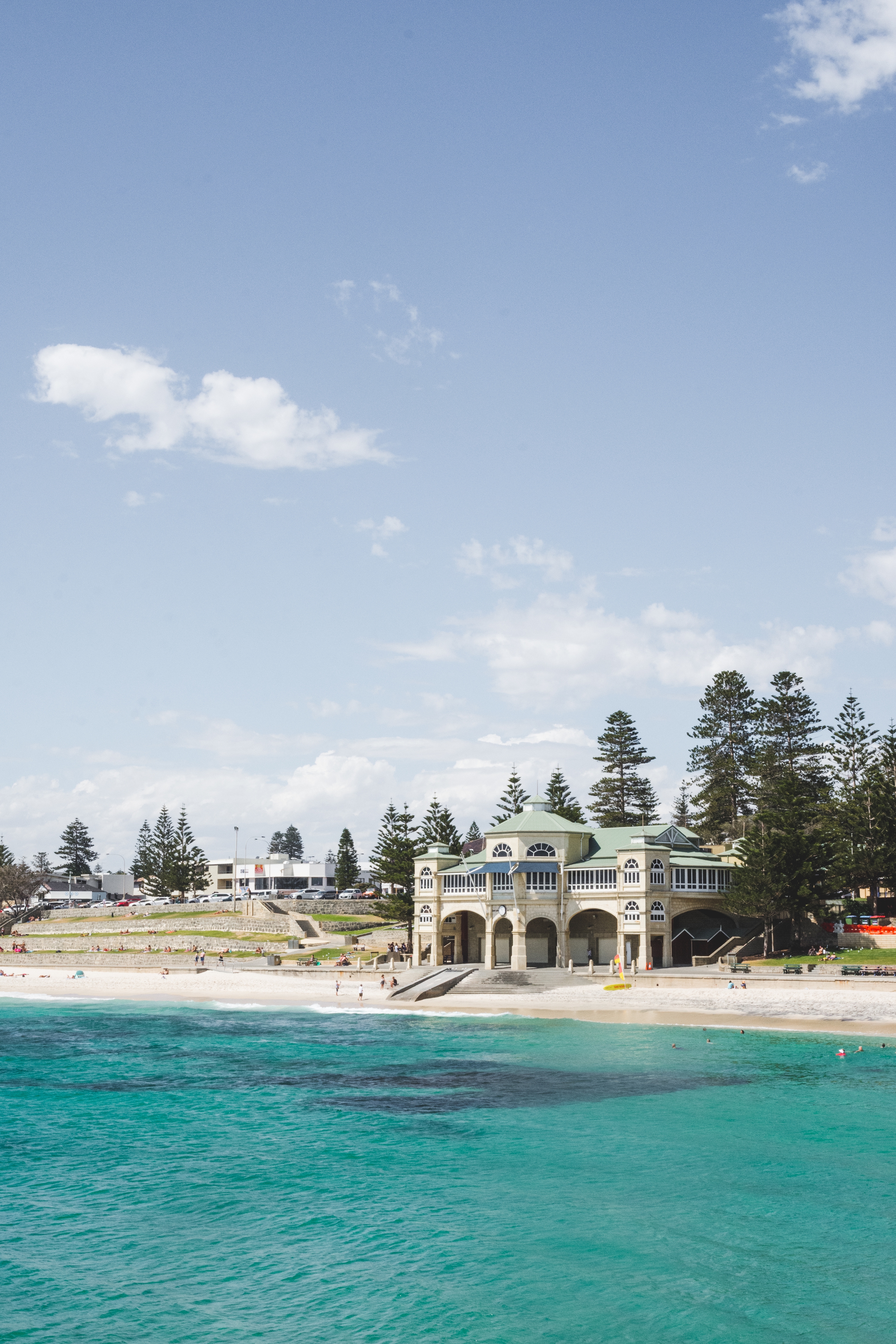 沉浸在珀斯的金色阳光和蓝色海洋天堂中