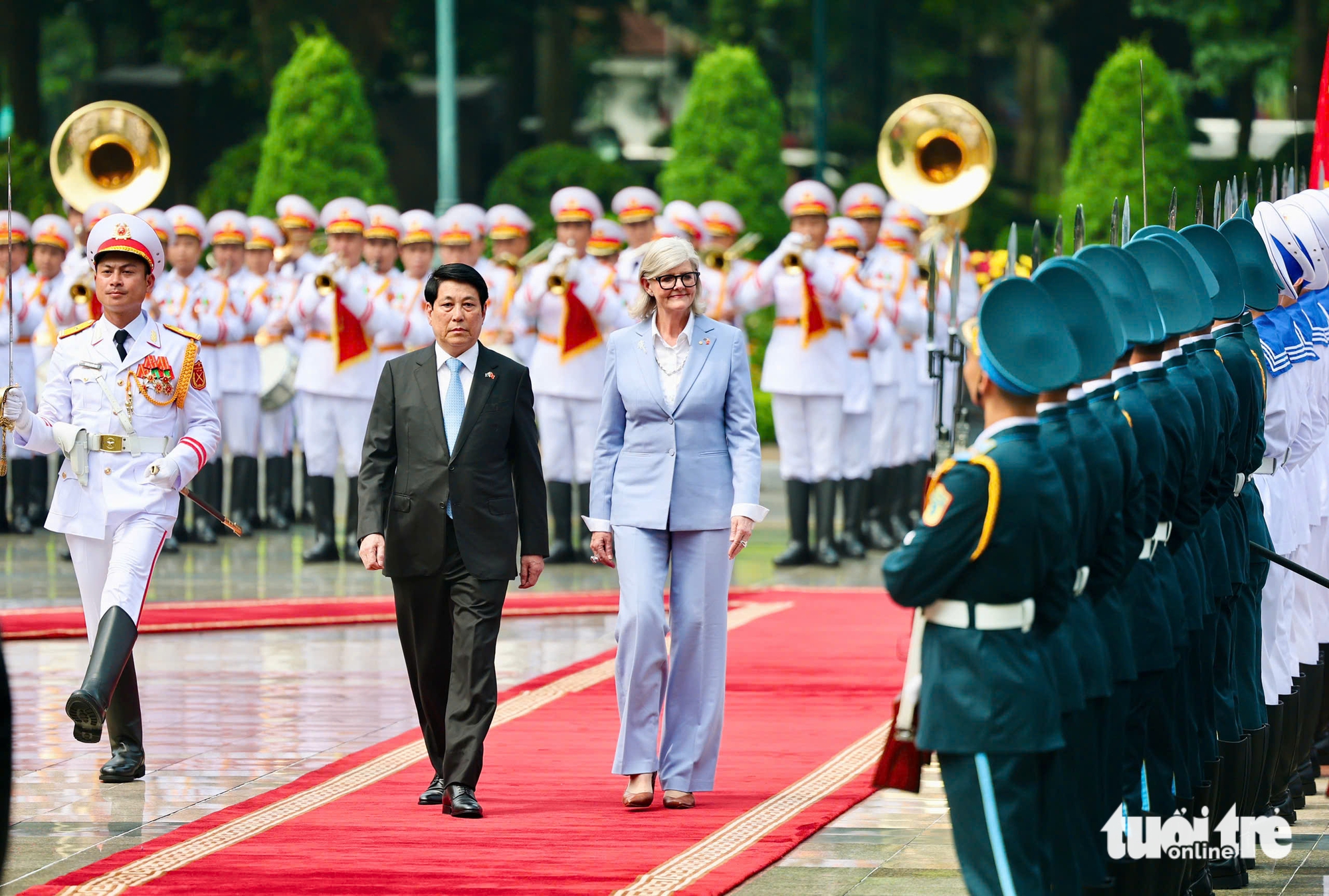 国家主席梁强主持澳大利亚总督萨姆·莫斯廷国事访问欢迎仪式