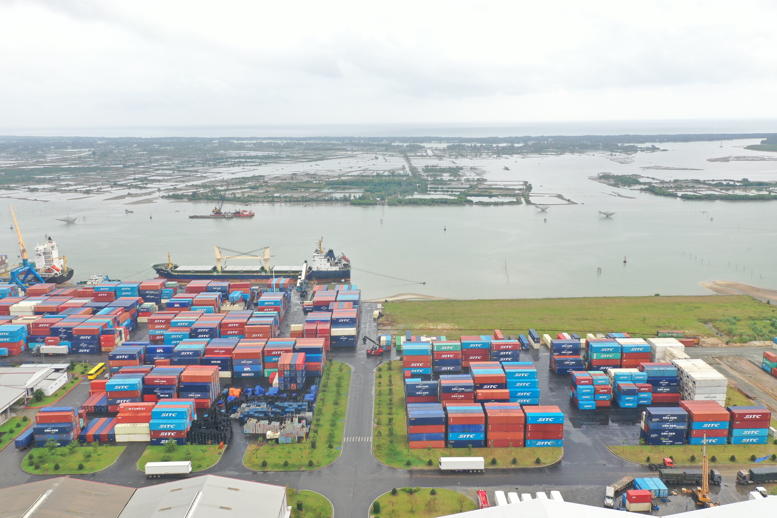 为什么岘港保持土地价格表不变？