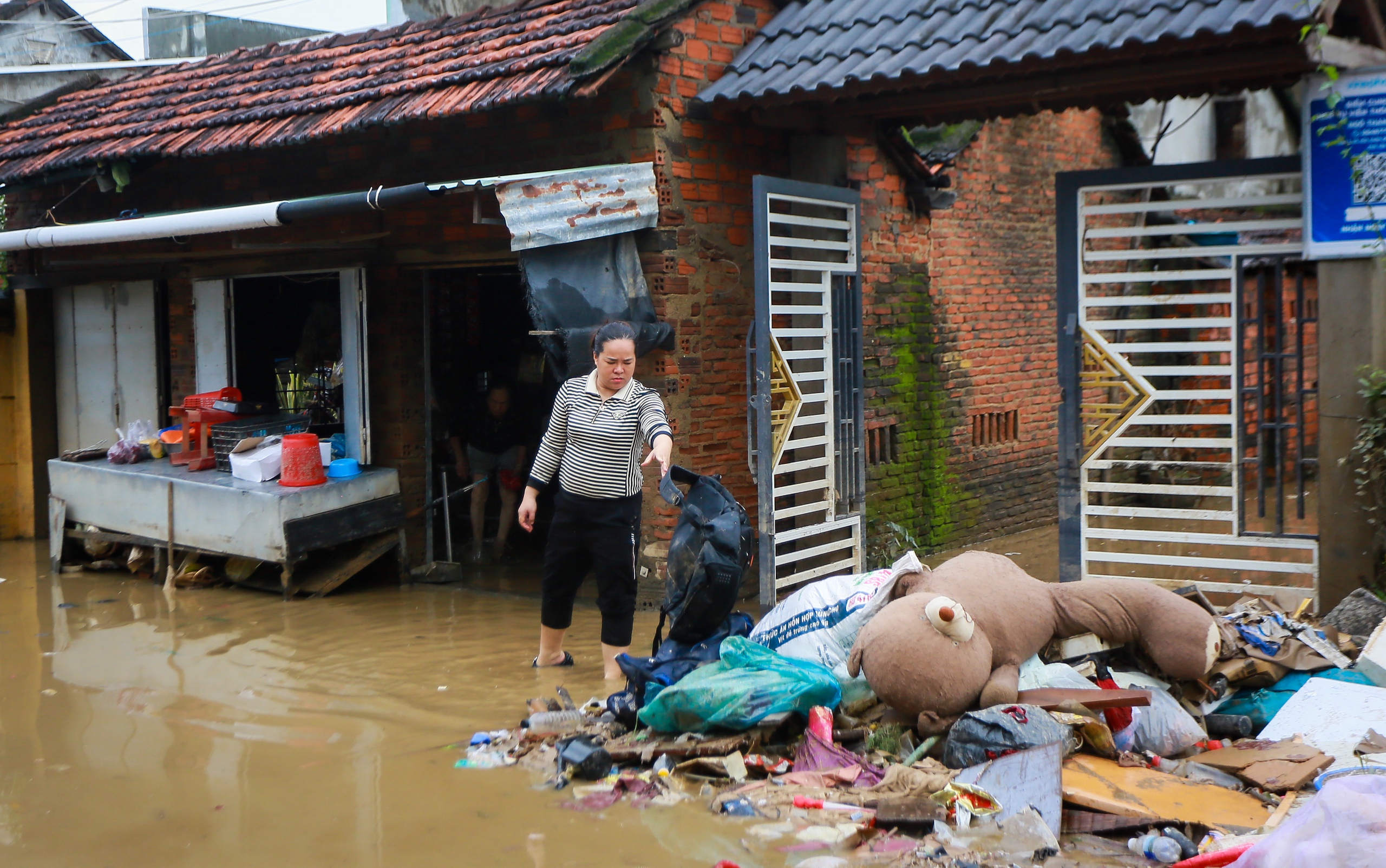 今日天气 24-11：冷空气影响北部，中部仍有降雨