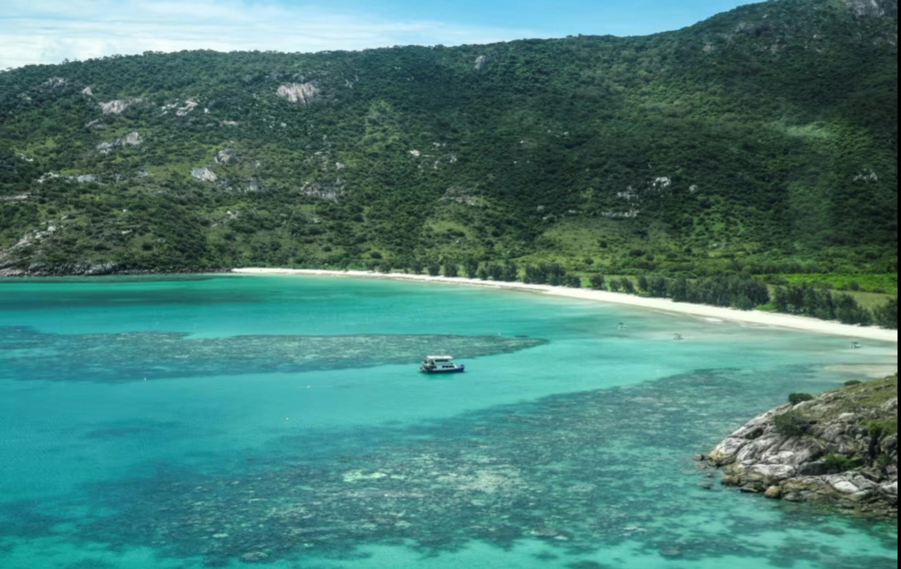 游客在被游艇遗弃在岛上后去世