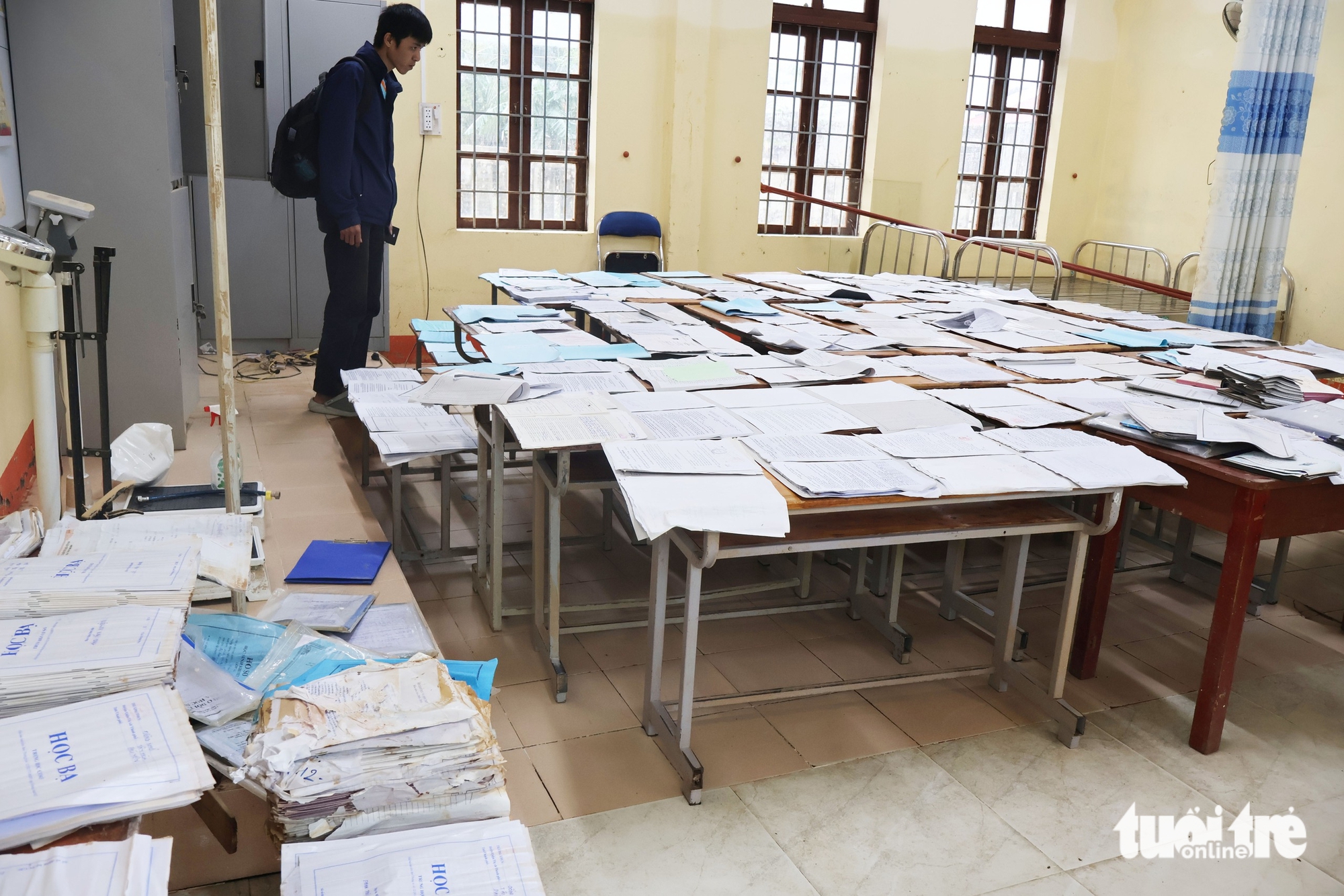 洪水中心和盛地区学校荒凉，师生缺席