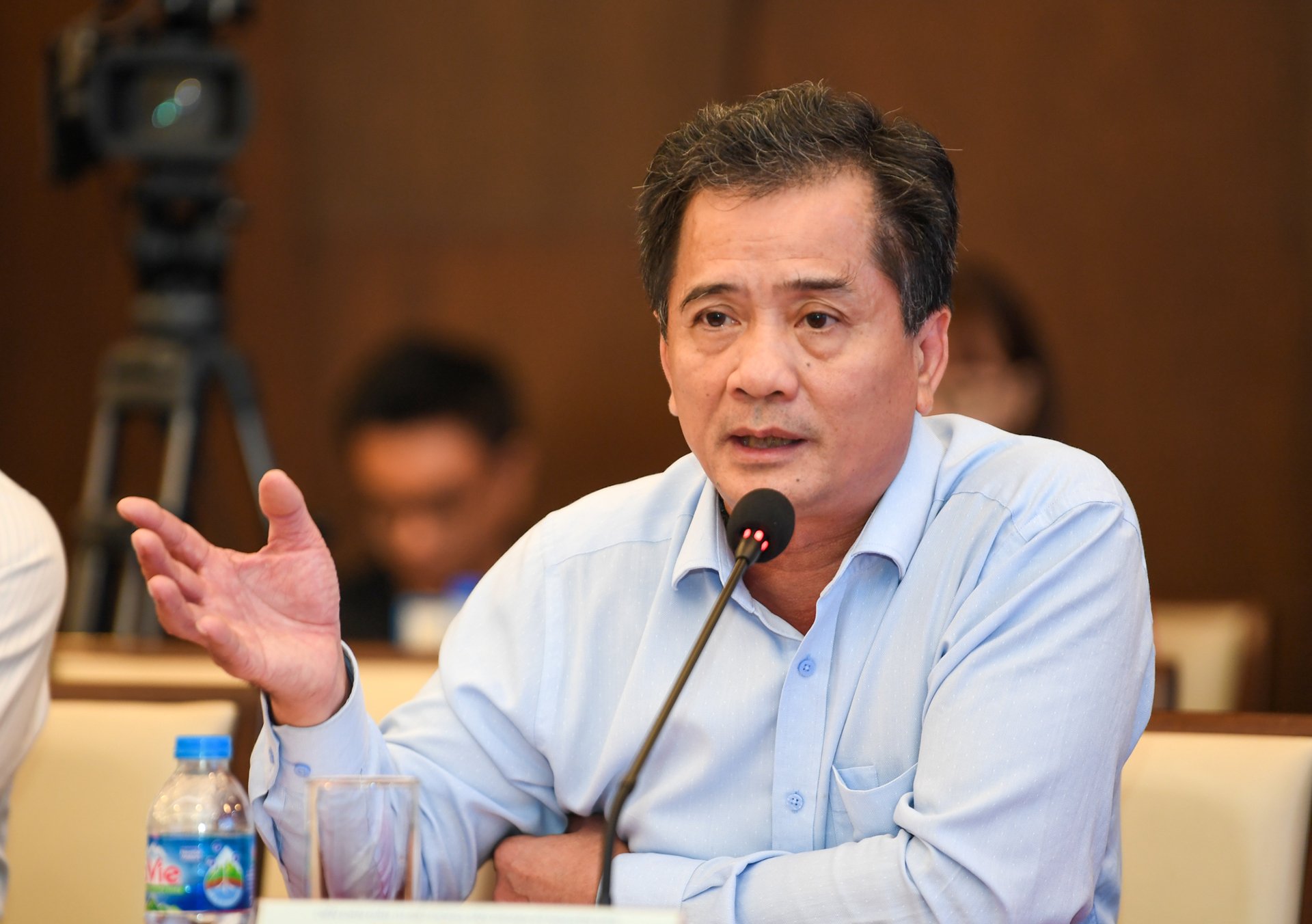 ‘天价’土地价格是房地产市场的问题