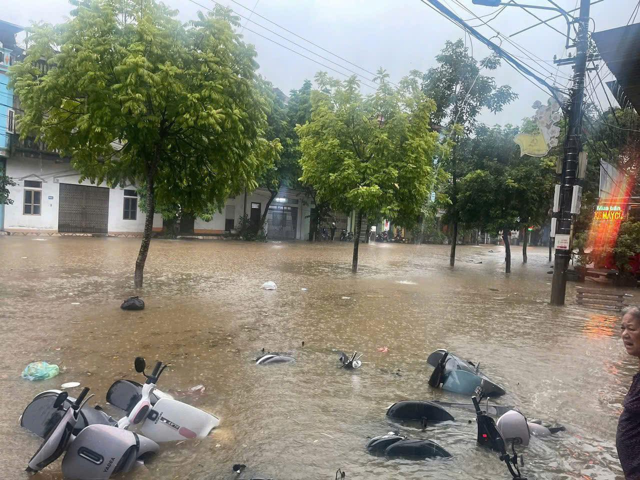 今天和今晚，北部山区继续大雨，部分地区超过250毫米