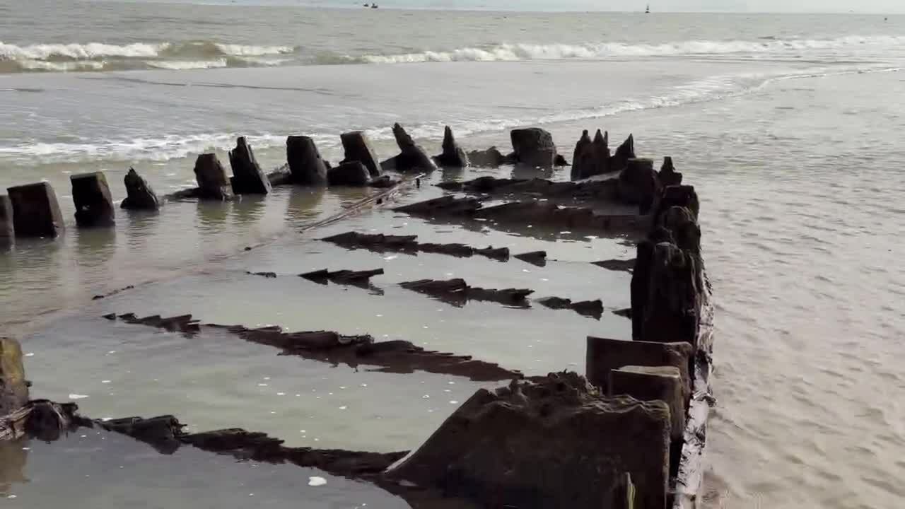 在会安海域发现古船残骸