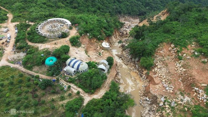 林同省强制企业拆除山上5个水库的堤坝