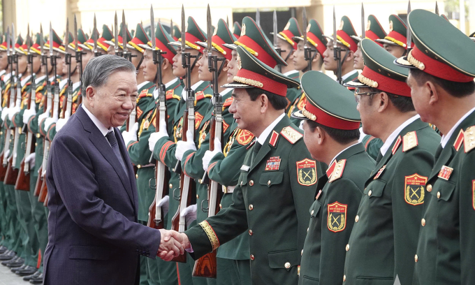 总书记：自主武器装备，增强国防力量