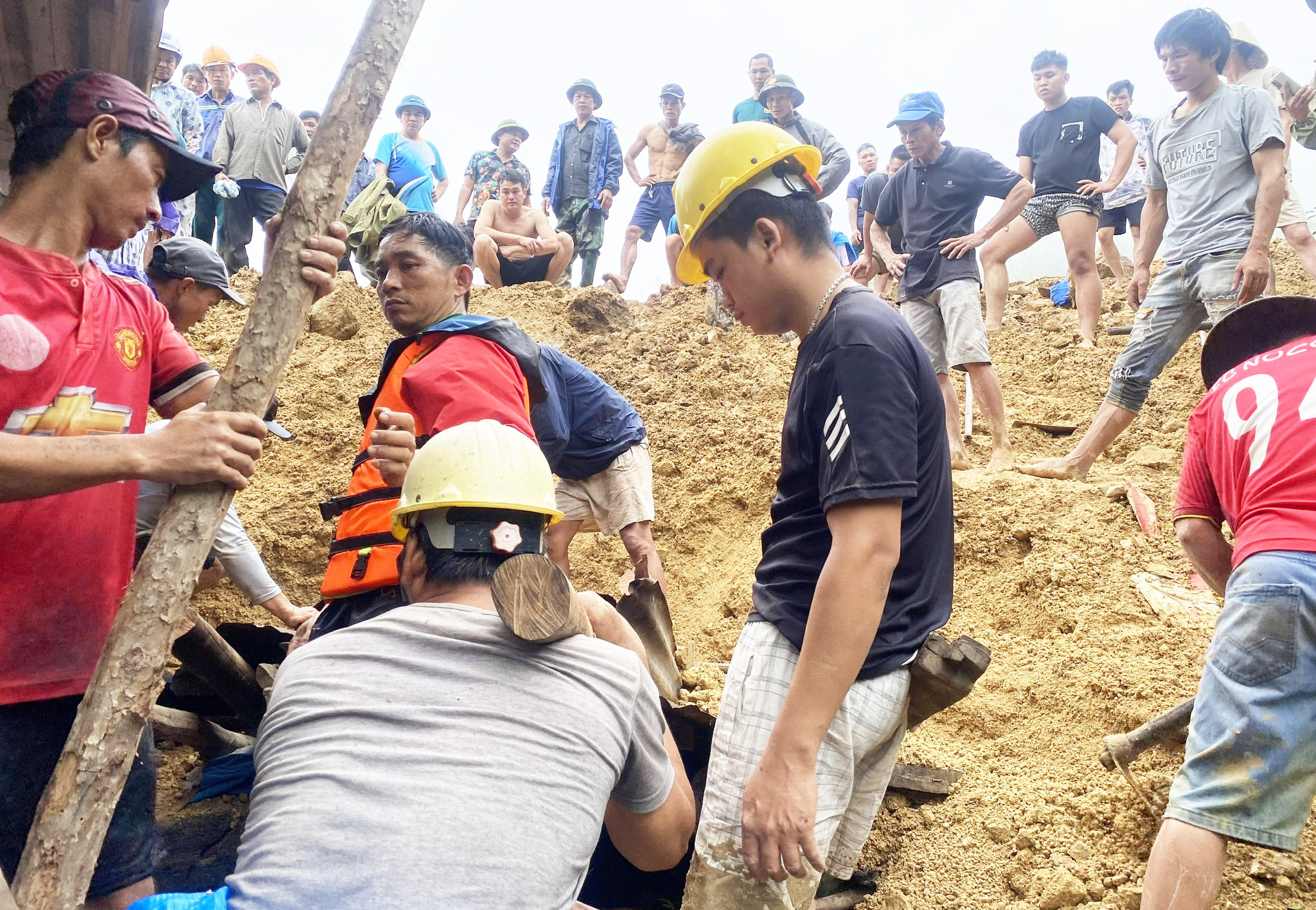 上德山体滑坡现场导致一人死亡