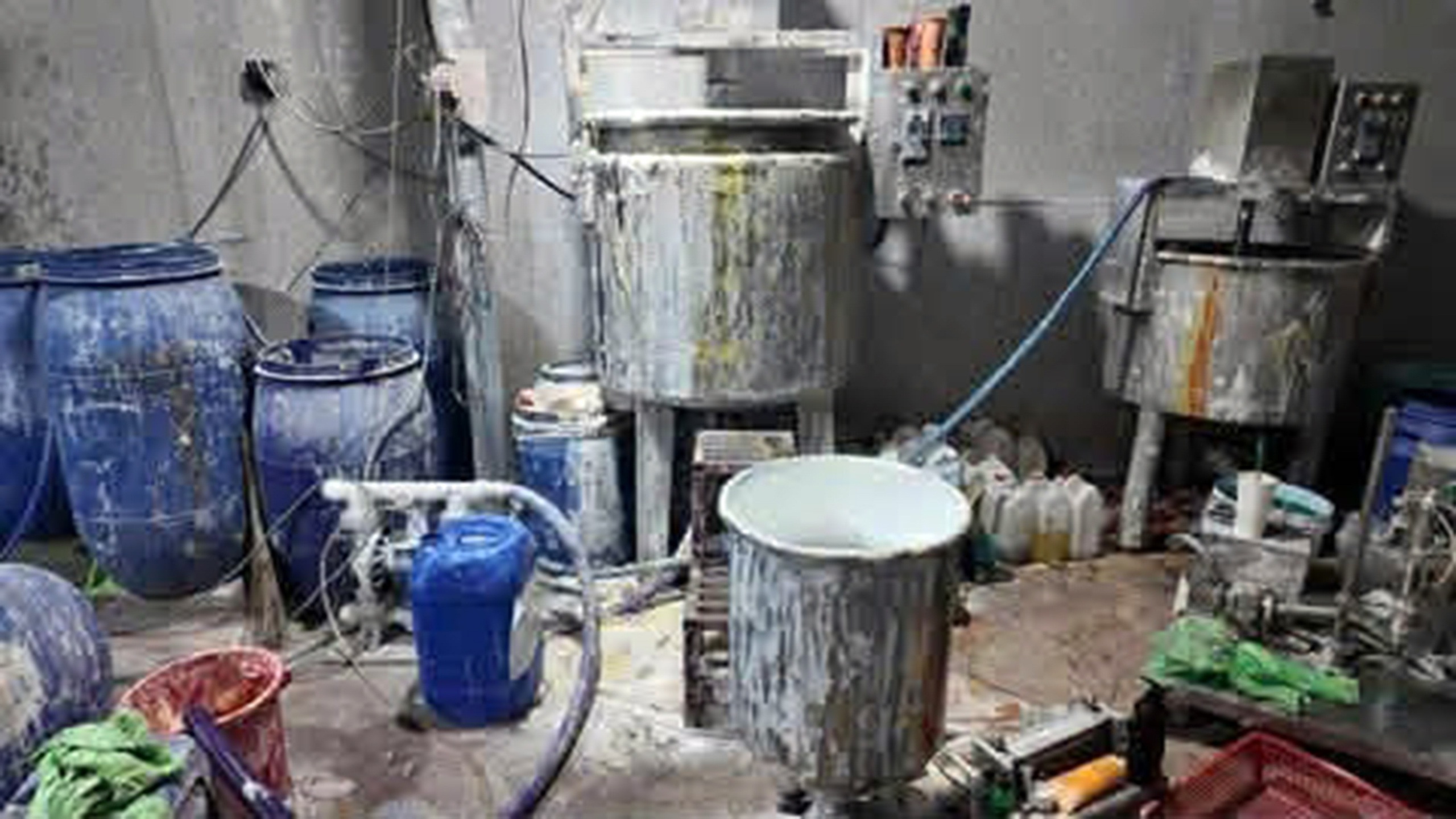 警告：假冒化妆品正在'摧毁'用户面部皮肤