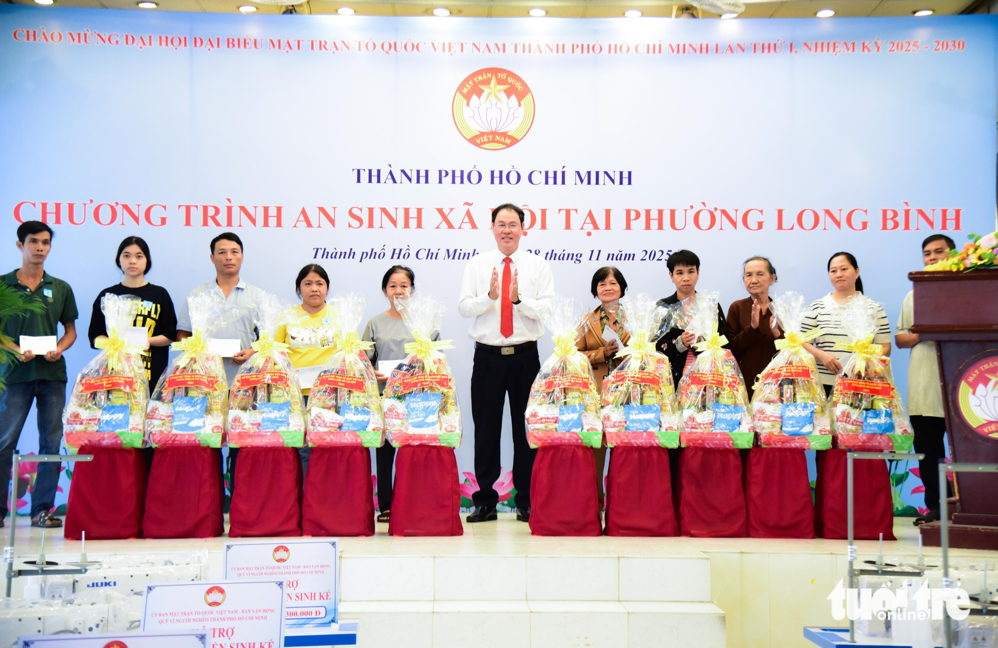 胡志明市越南祖国阵线代表大会代表参加多项有意义活动