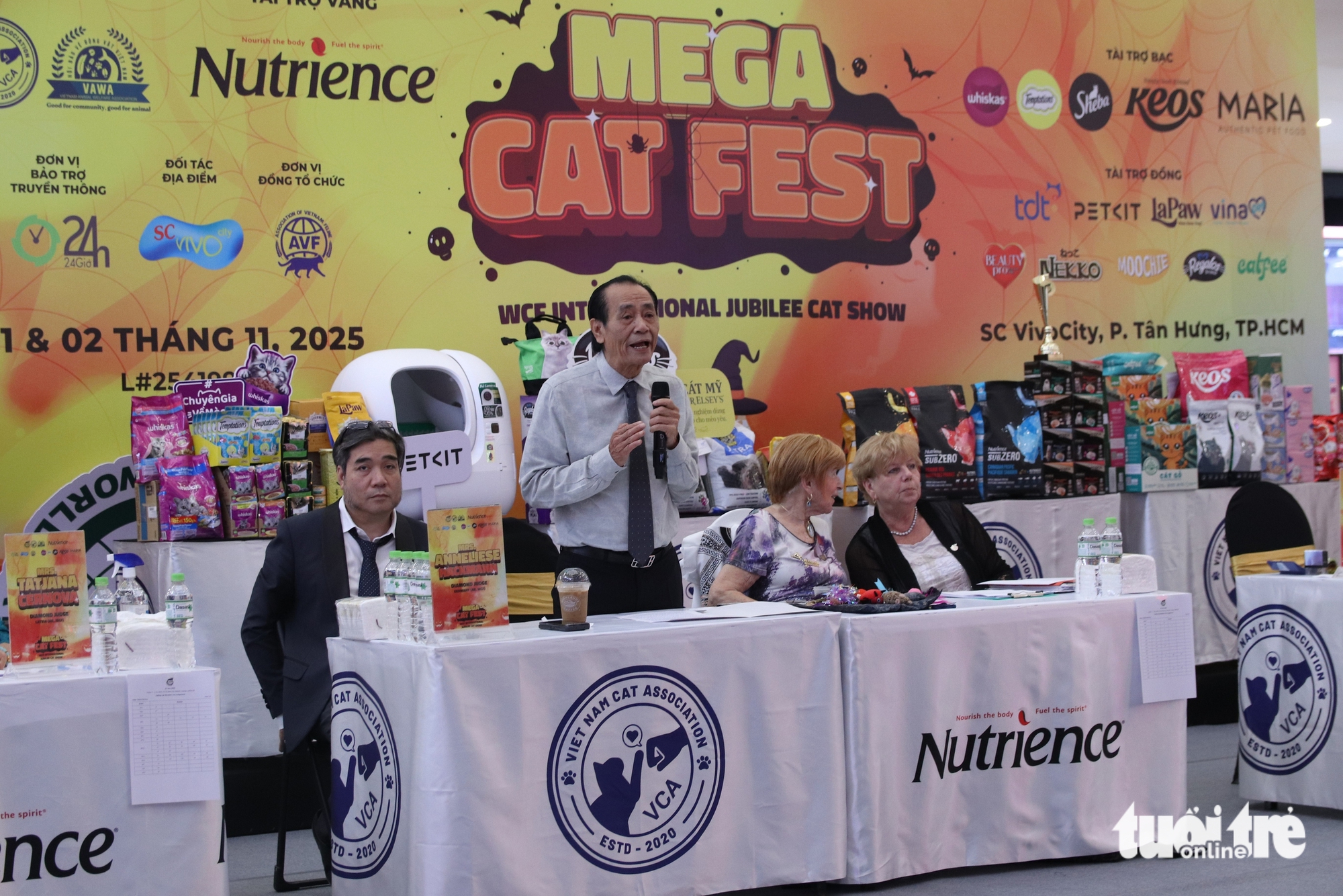 世界上最丑的猫'带领'全家到胡志明市参加2025年越南国际猫小姐选美大赛