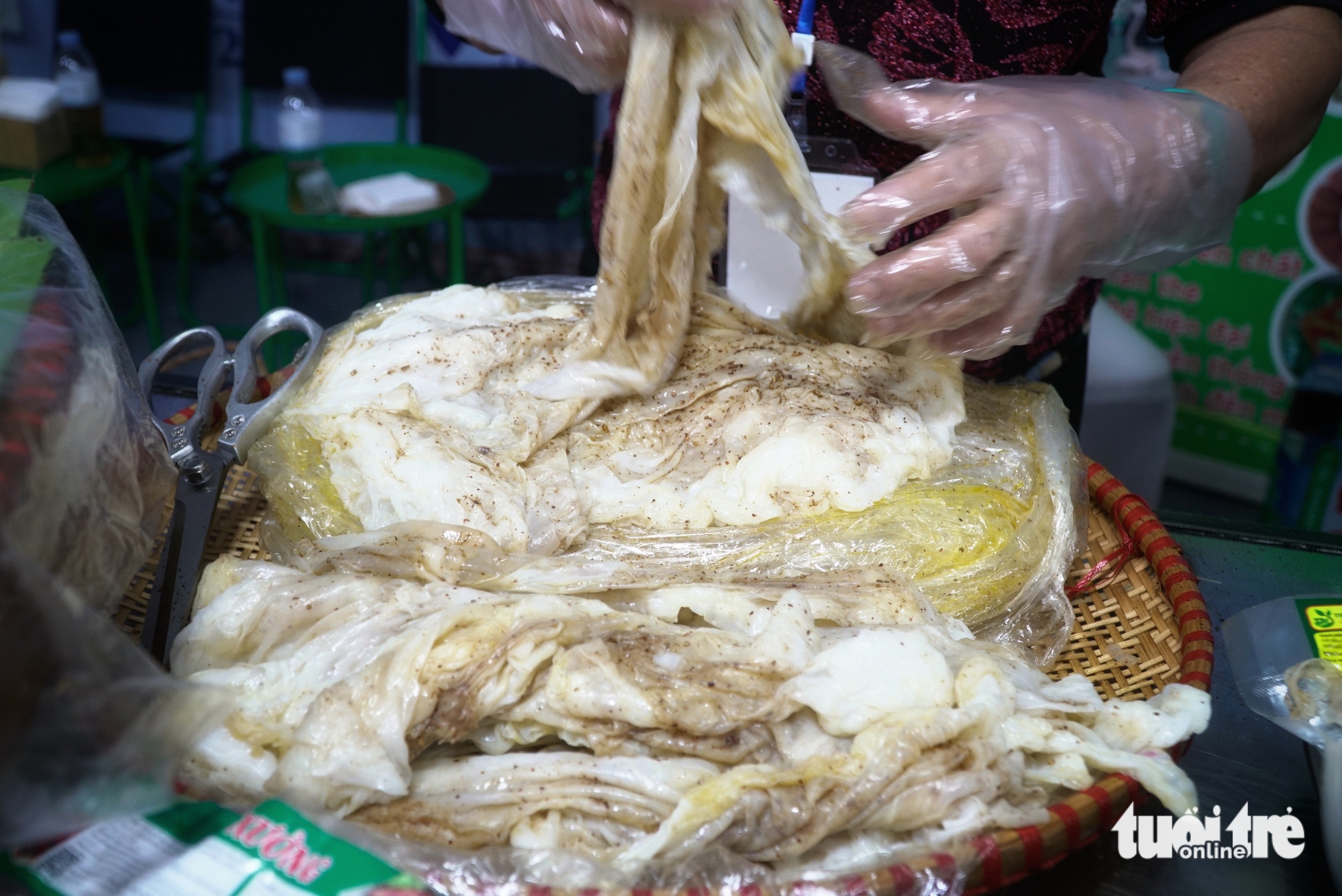 周末在郑功山步行街品尝八场宴席、清池卷粉……