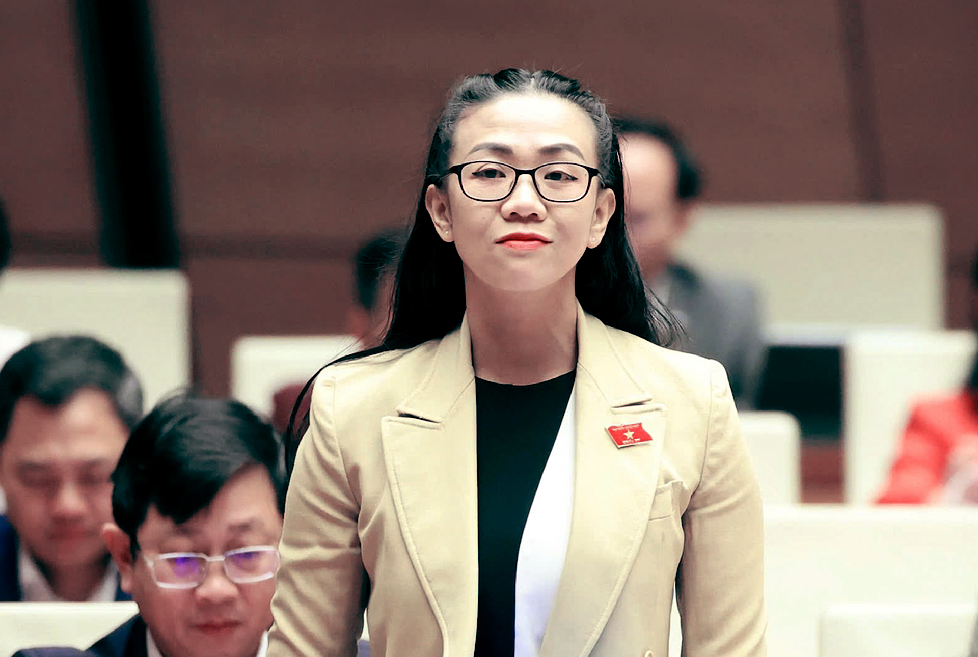 代表提议为受洪水影响省份居民免除一年自愿医疗保险费