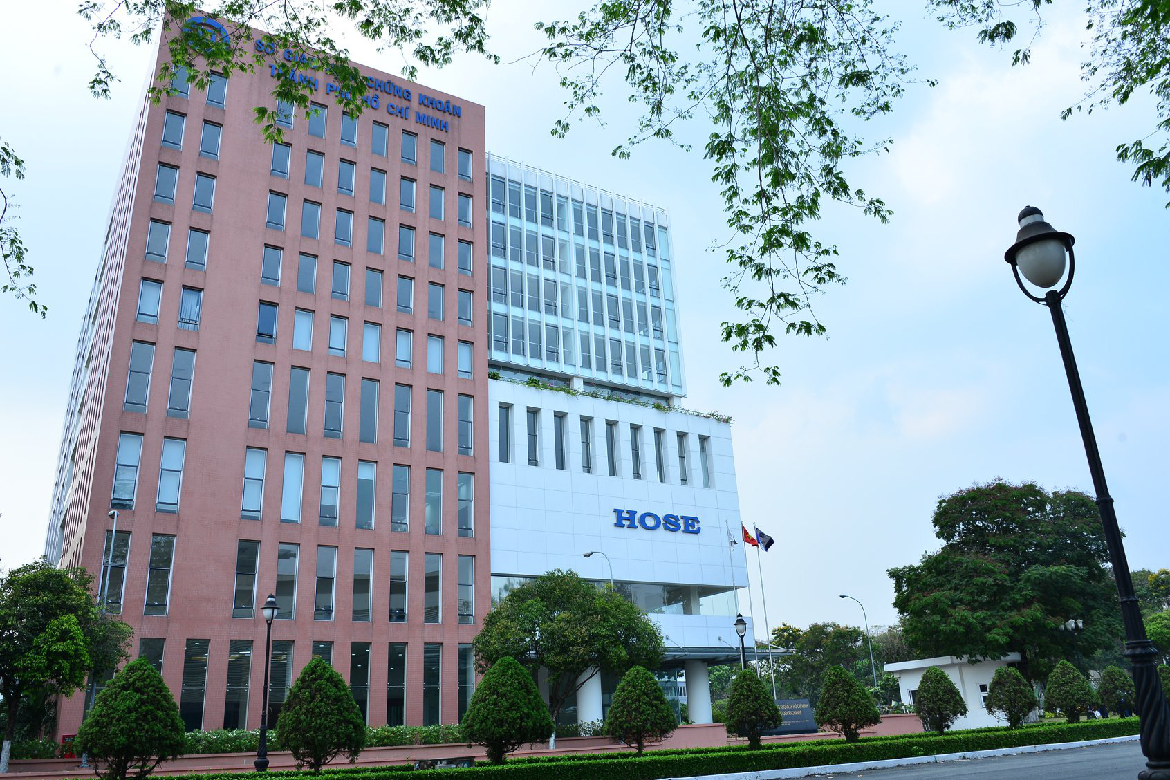 6月6日早间新闻：为何处罚石油证券？Petrolimex即将支付千亿股息