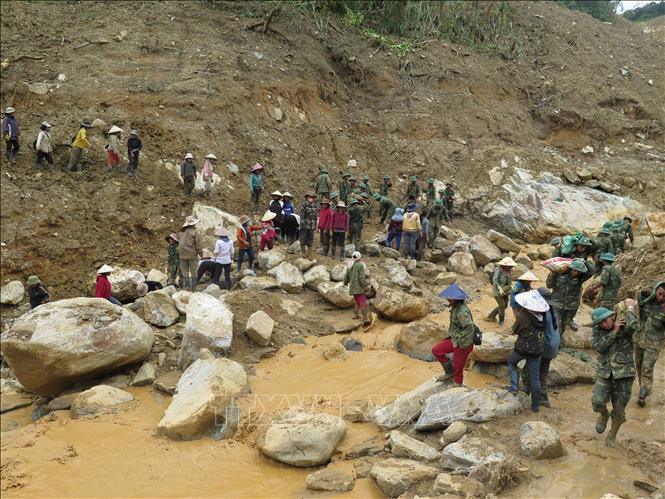 军队开辟道路，为广南省五个村庄解除孤立状态