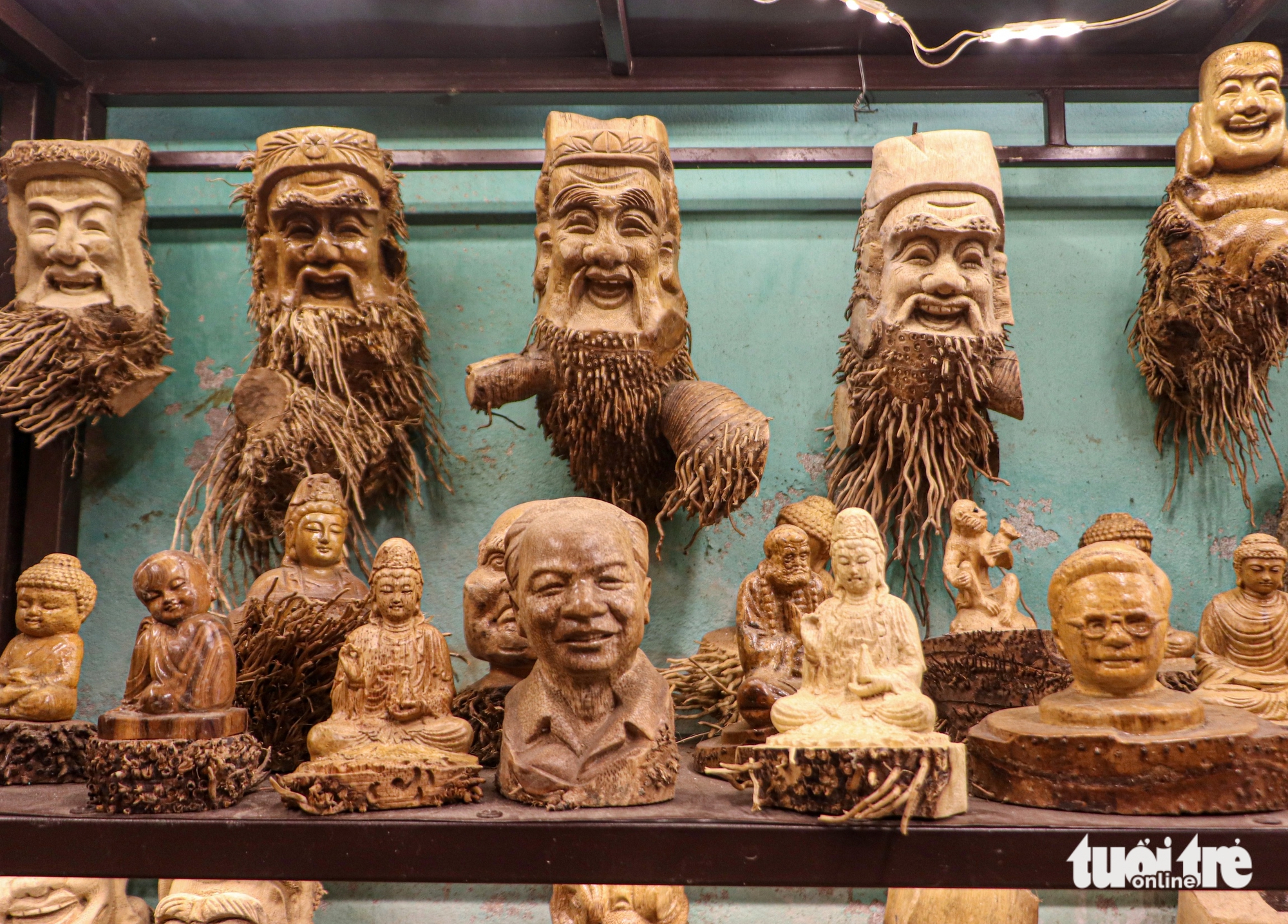 前往会安观看艺术家制作会笑的竹根雕塑| 越南中文社｜越南新闻与政策