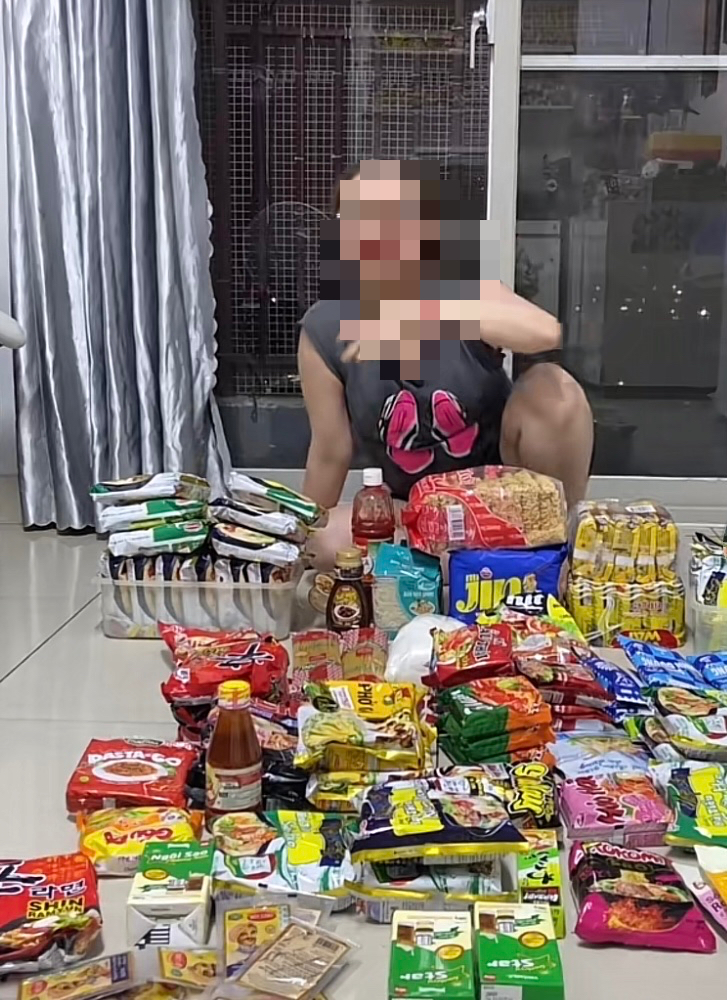 为什么有‘七天七夜黑暗’的谣言导致许多人去买蜡烛、方便面？