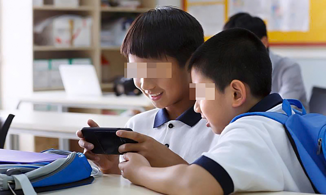 大多数TTO读者支持禁止学生在校内使用手机，包括课间休息时间