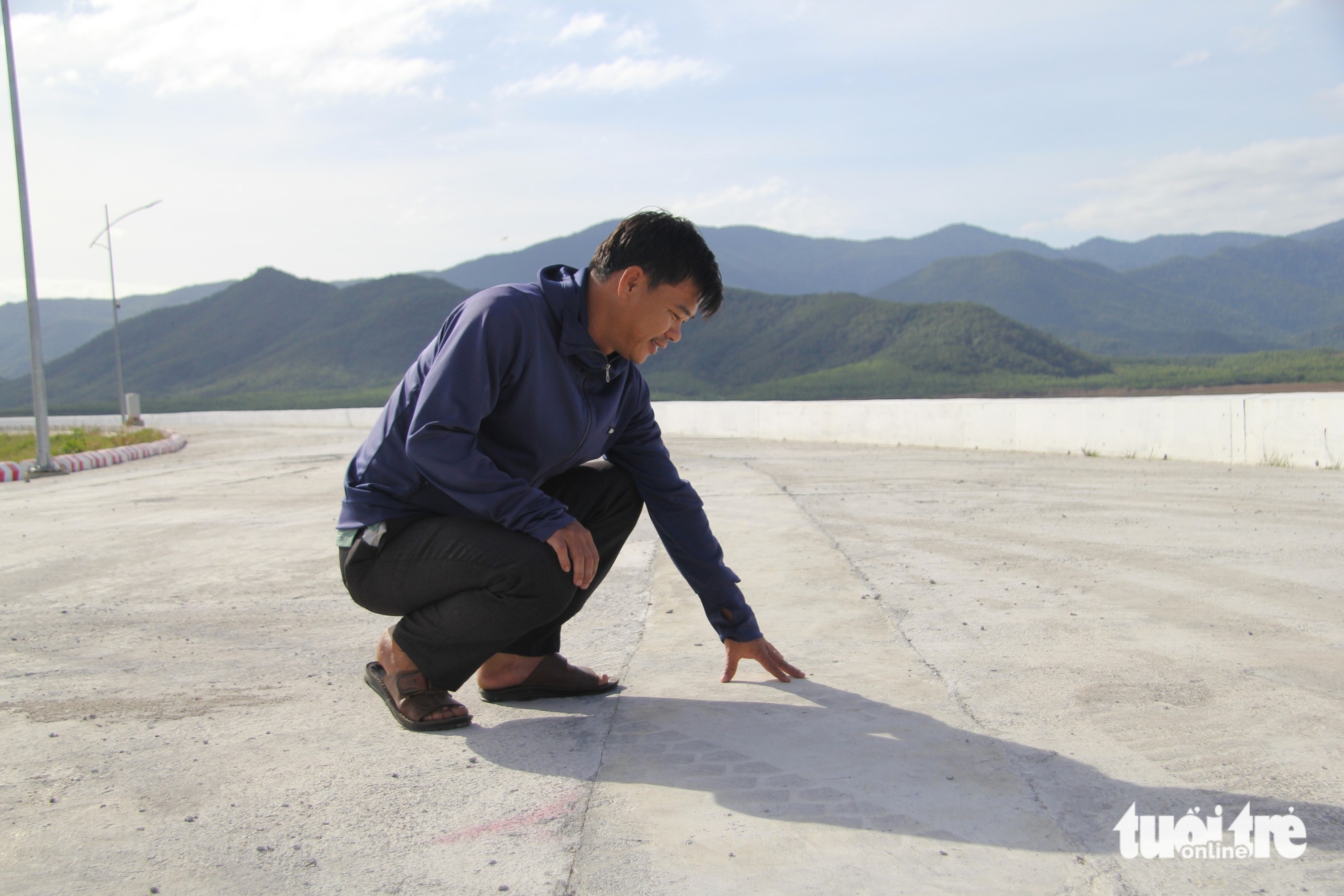 宁顺省8500万立方米水利水库建成仅数月即出现裂缝和坝体渗漏