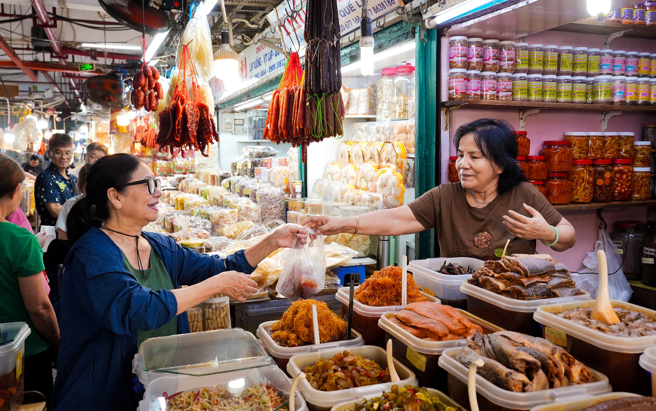 如何将传统市场转变为商店和商业中心？