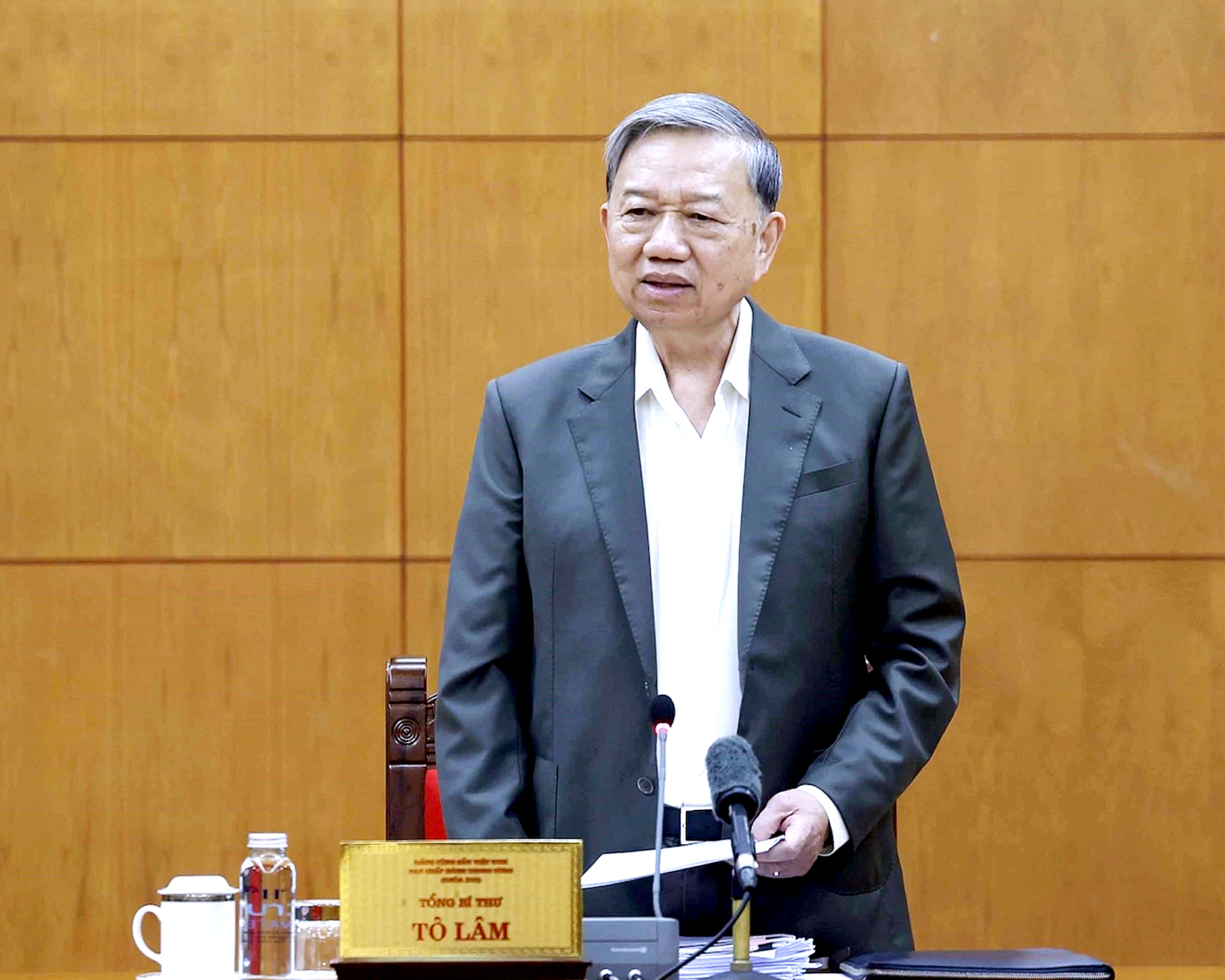 研究针对残疾人的税收优惠、信贷和创业支持