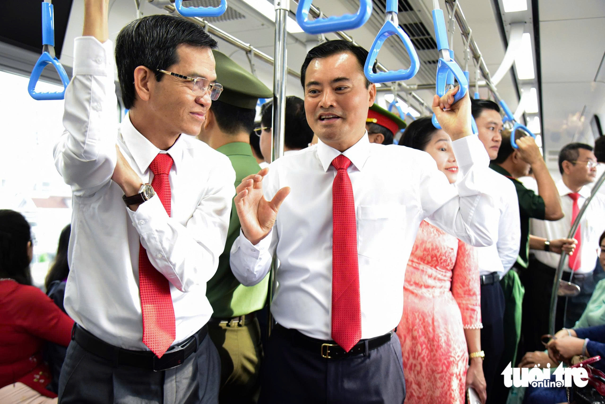 胡志明市代表团参观越南最大的“超级牛奶工厂”