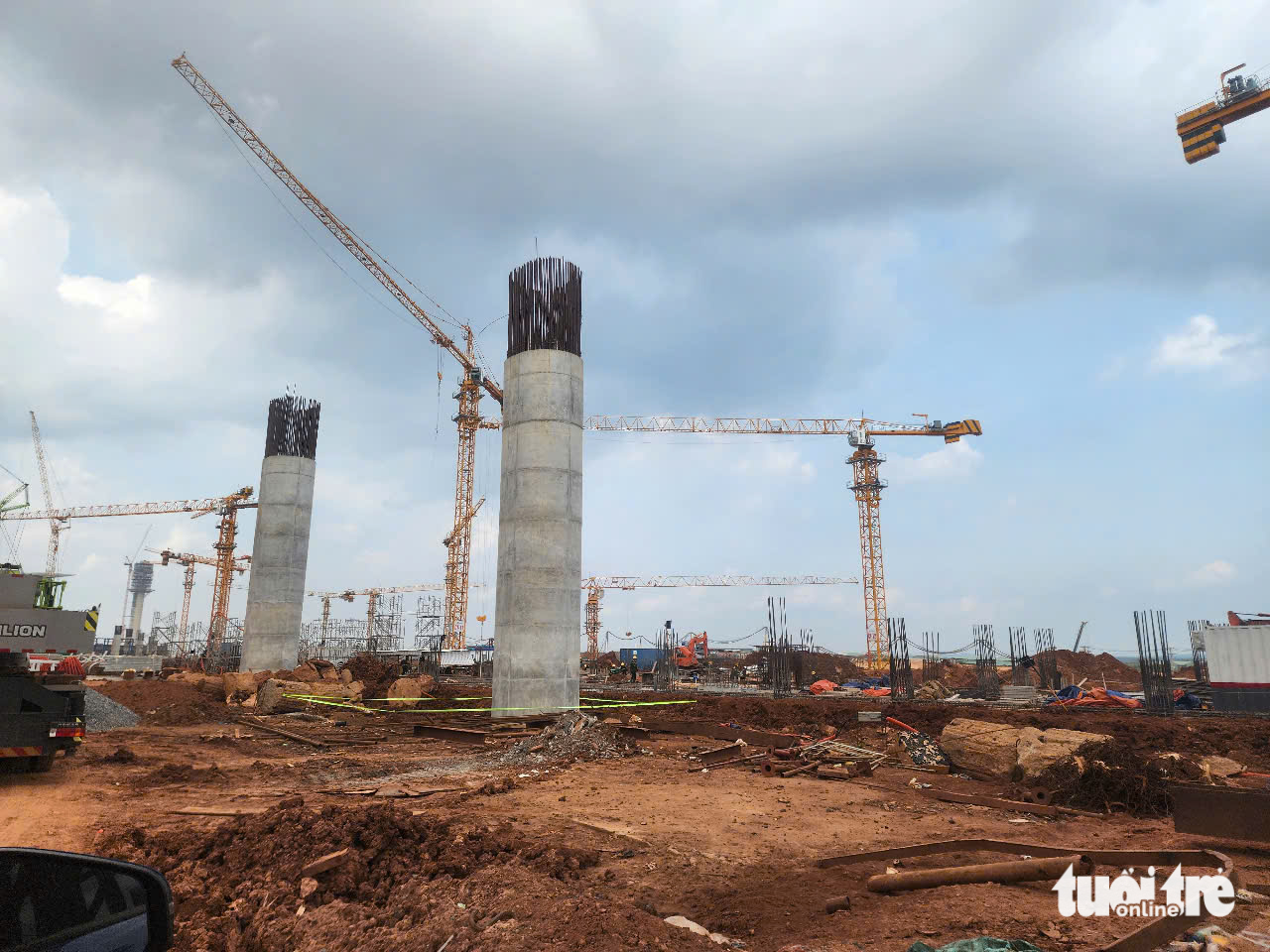 范明政总理检查龙城机场施工进度