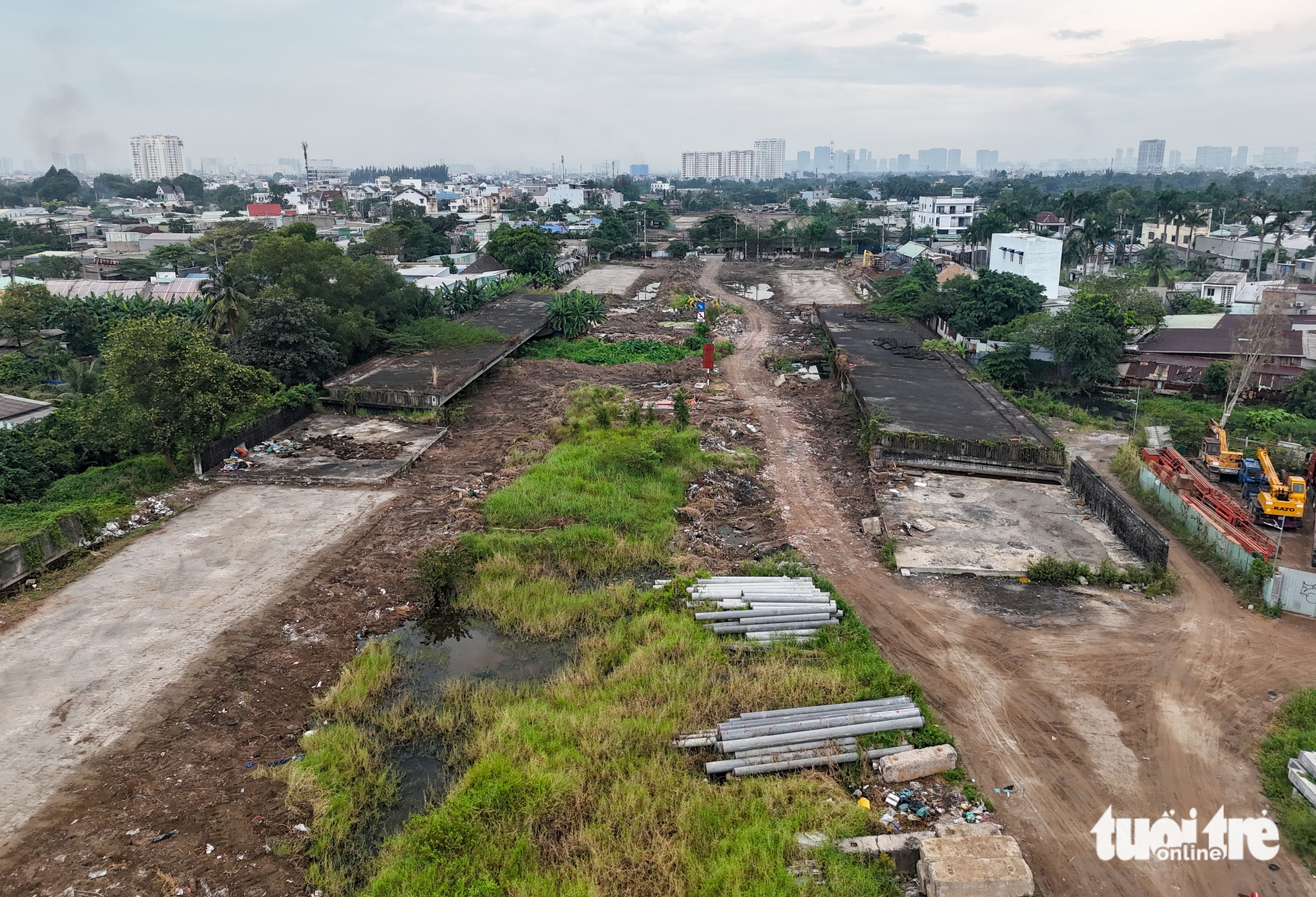 胡志明市2.7公里二环线清理场地，政府解除决议后准备重新施工