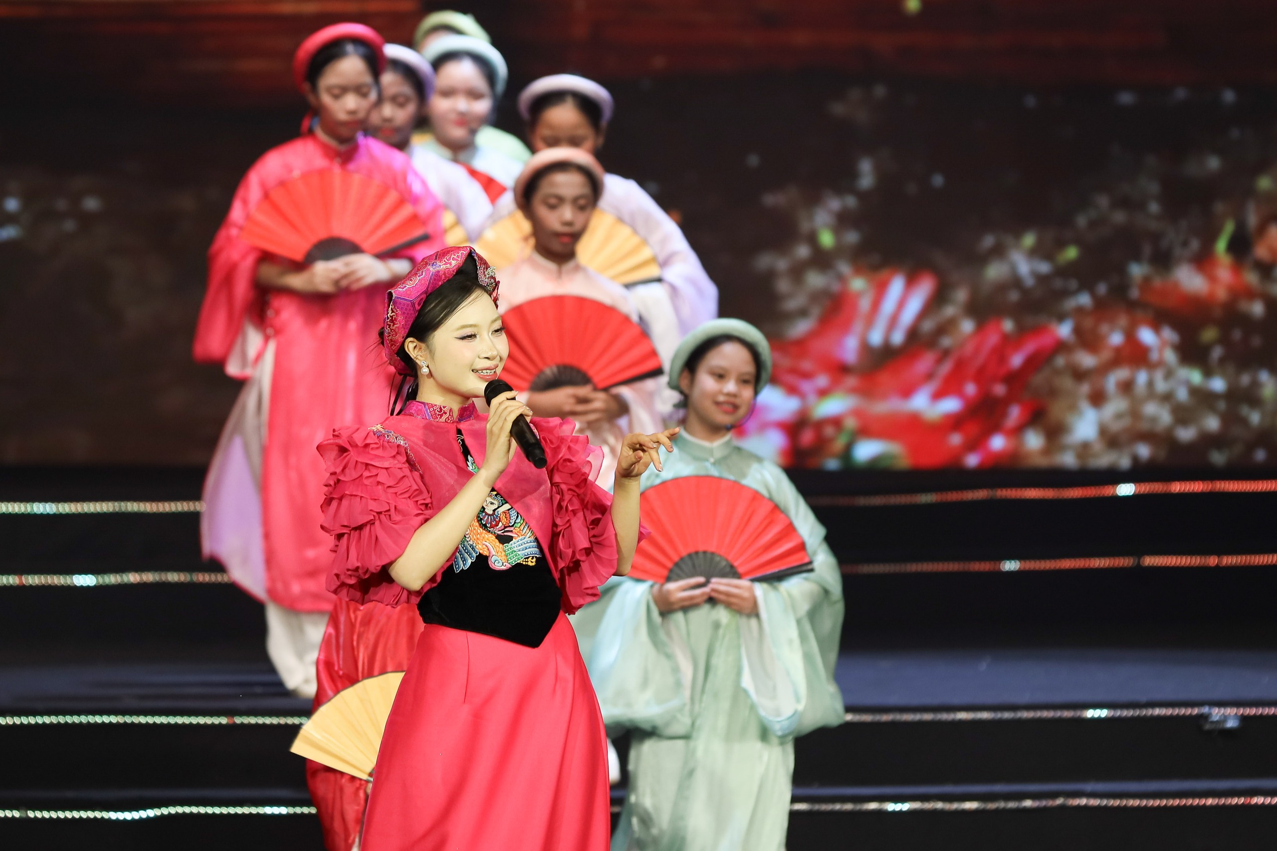 范明政总理出席第十一届对外信息奖颁奖典礼