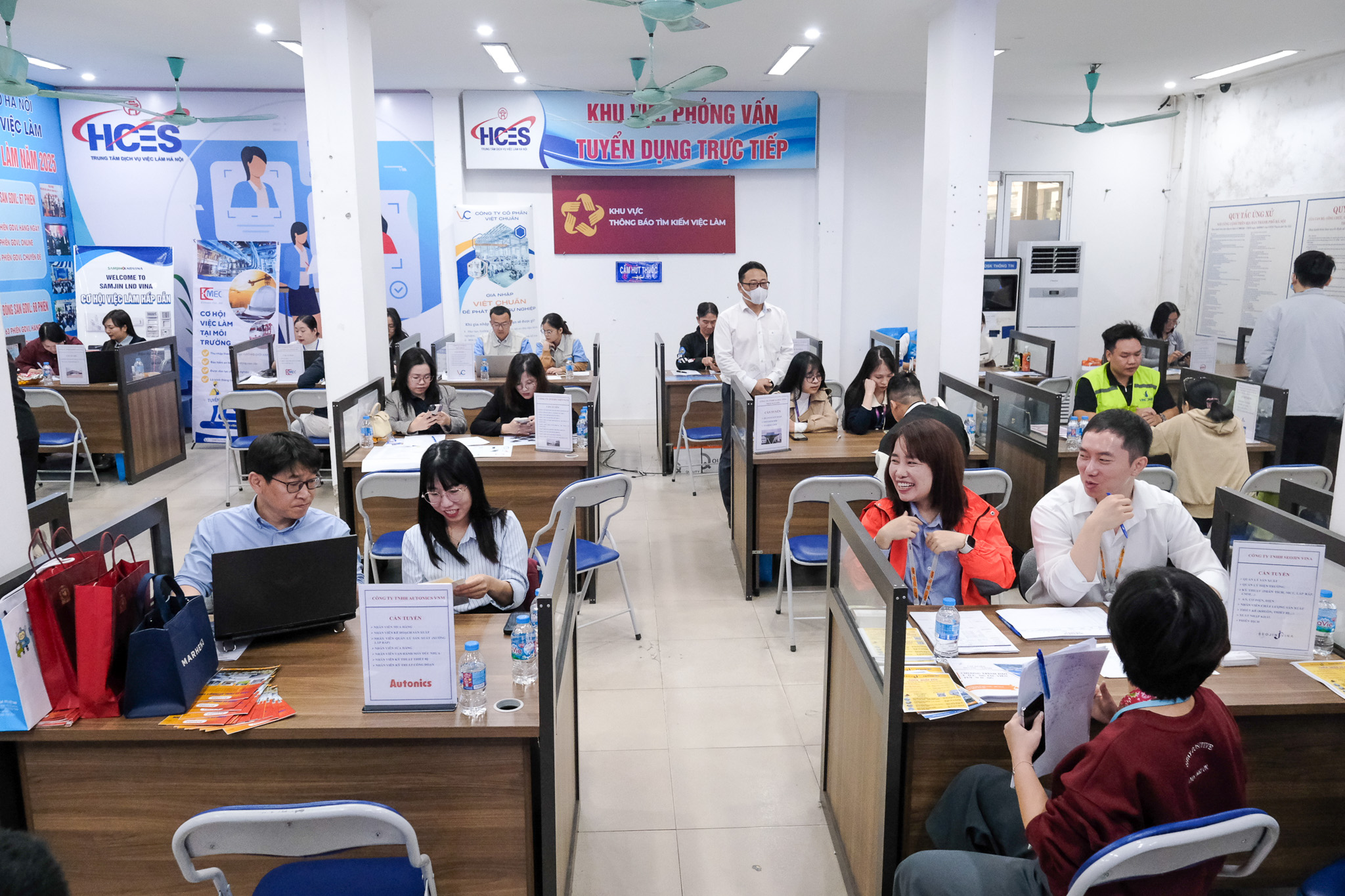 企业'猎取'曾在韩国、日本工作的劳动力