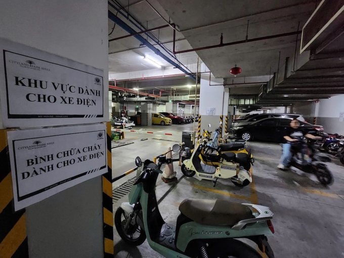 公寓因缺乏规定而难以管理电动车停放